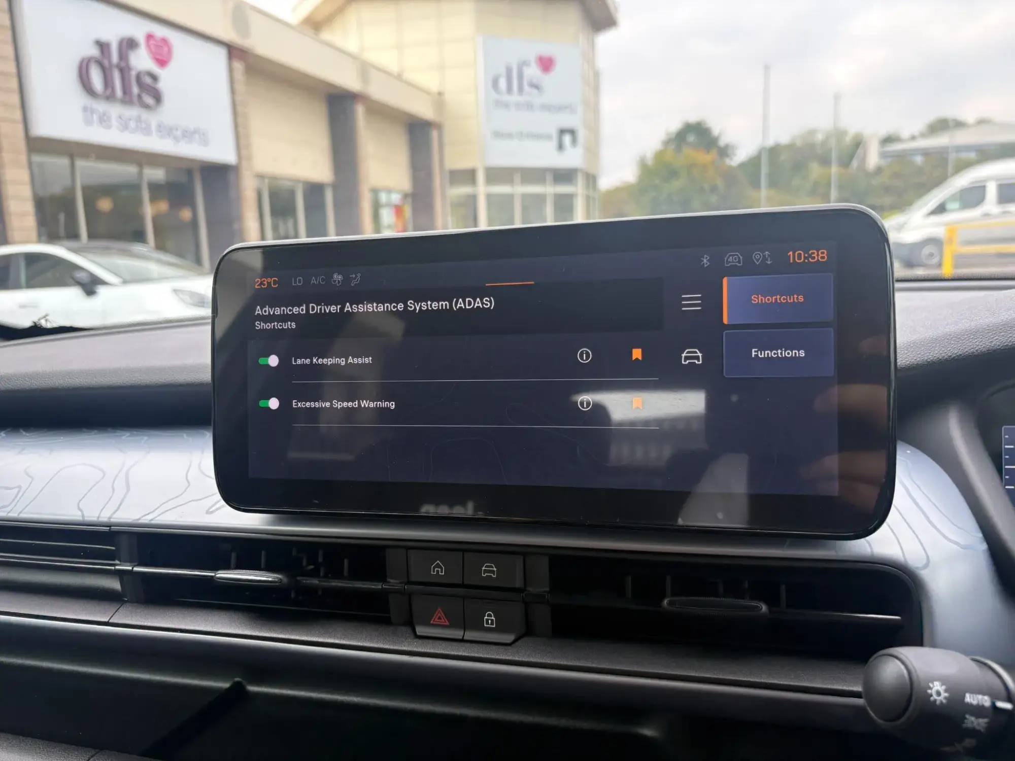 Jeep Avenger e-Hybrid Image 27