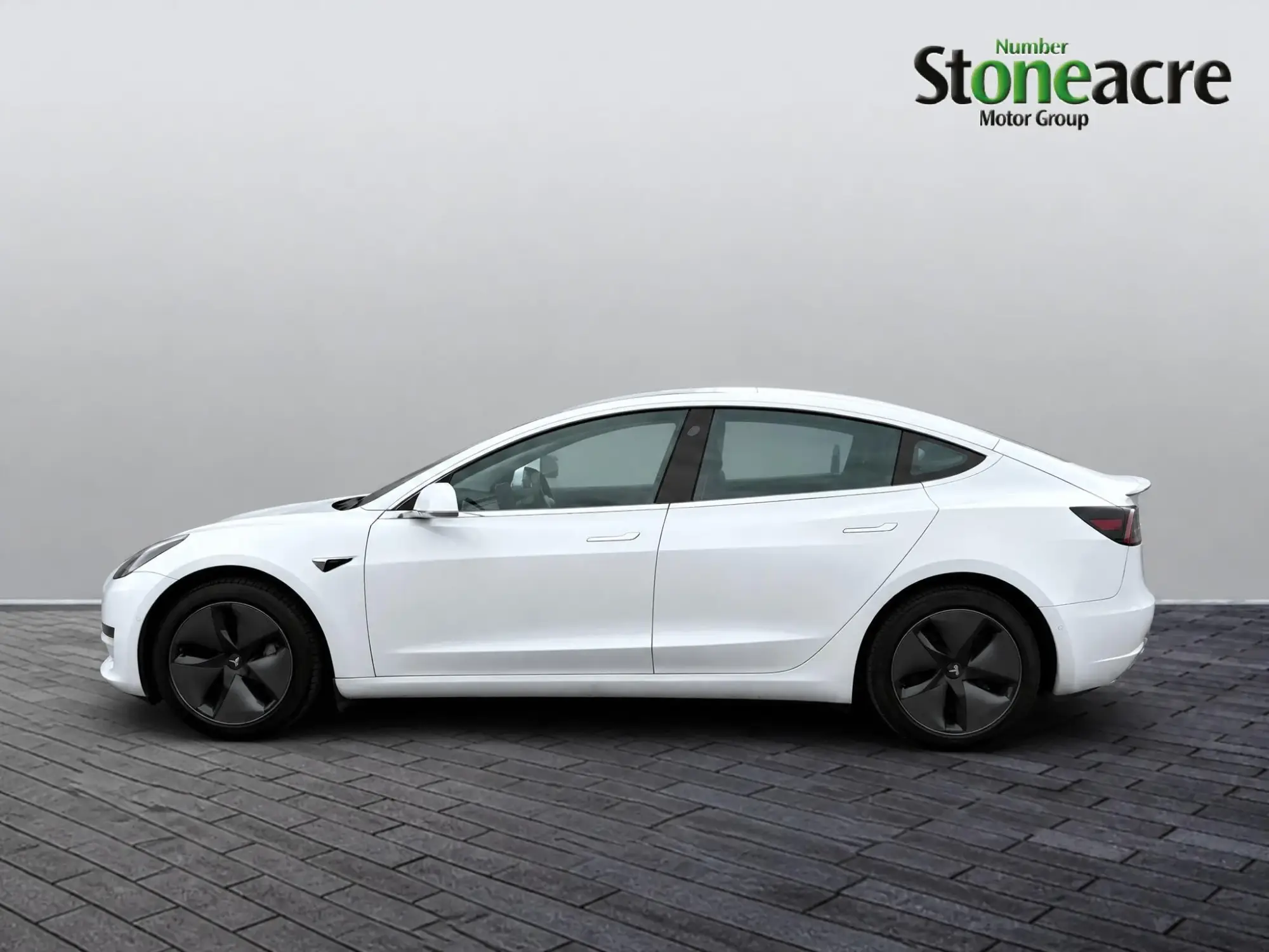 Tesla Model 3 Image 5
