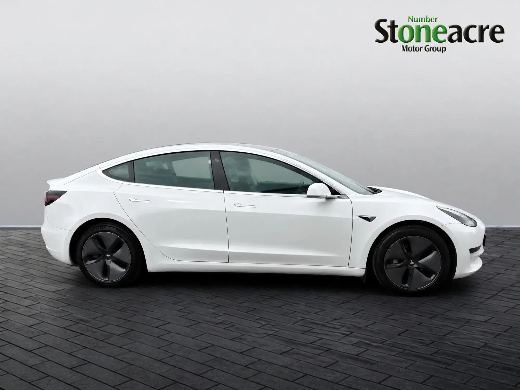 Tesla Model 3 Image 7