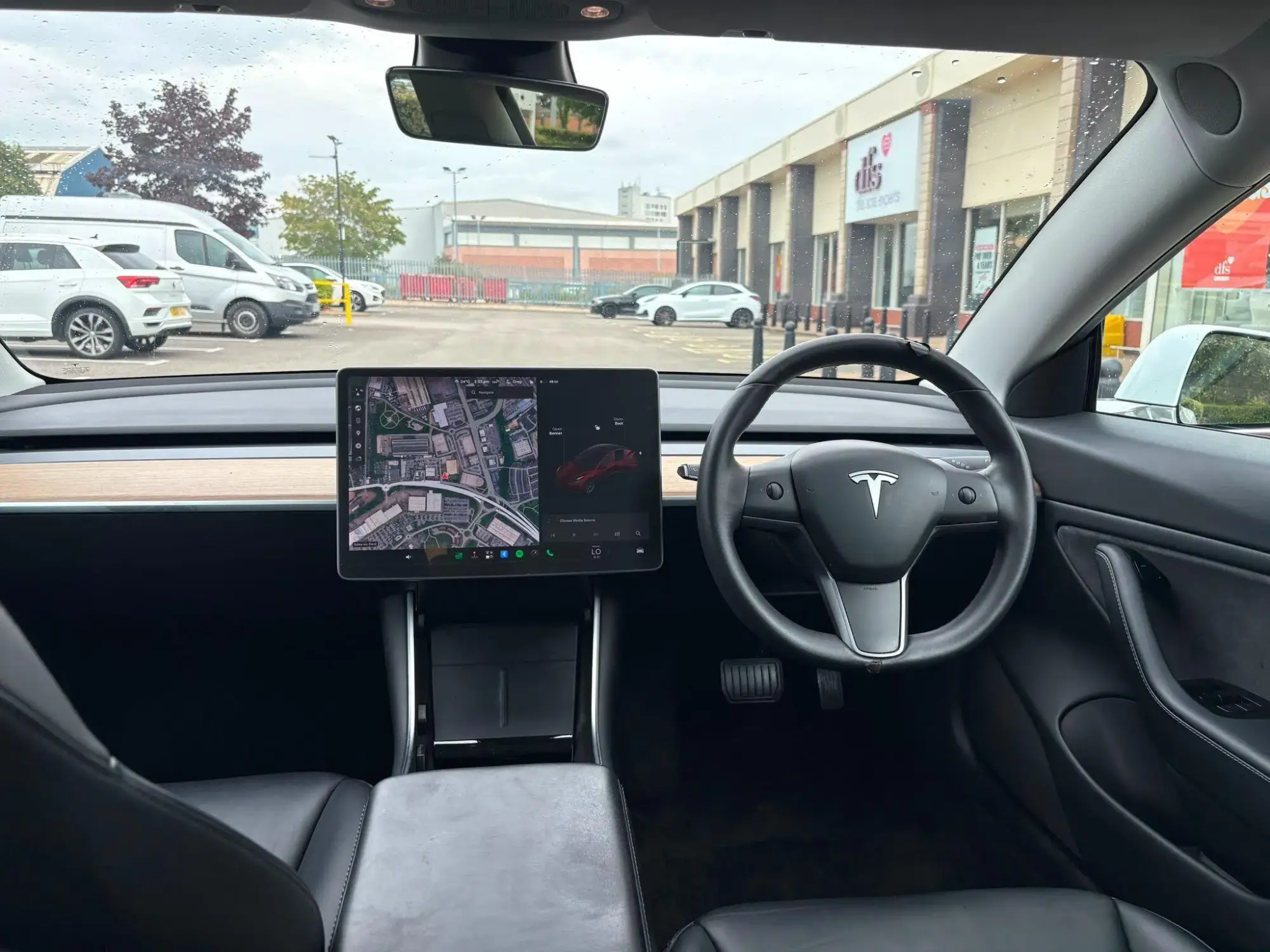 Tesla Model 3 Image 9
