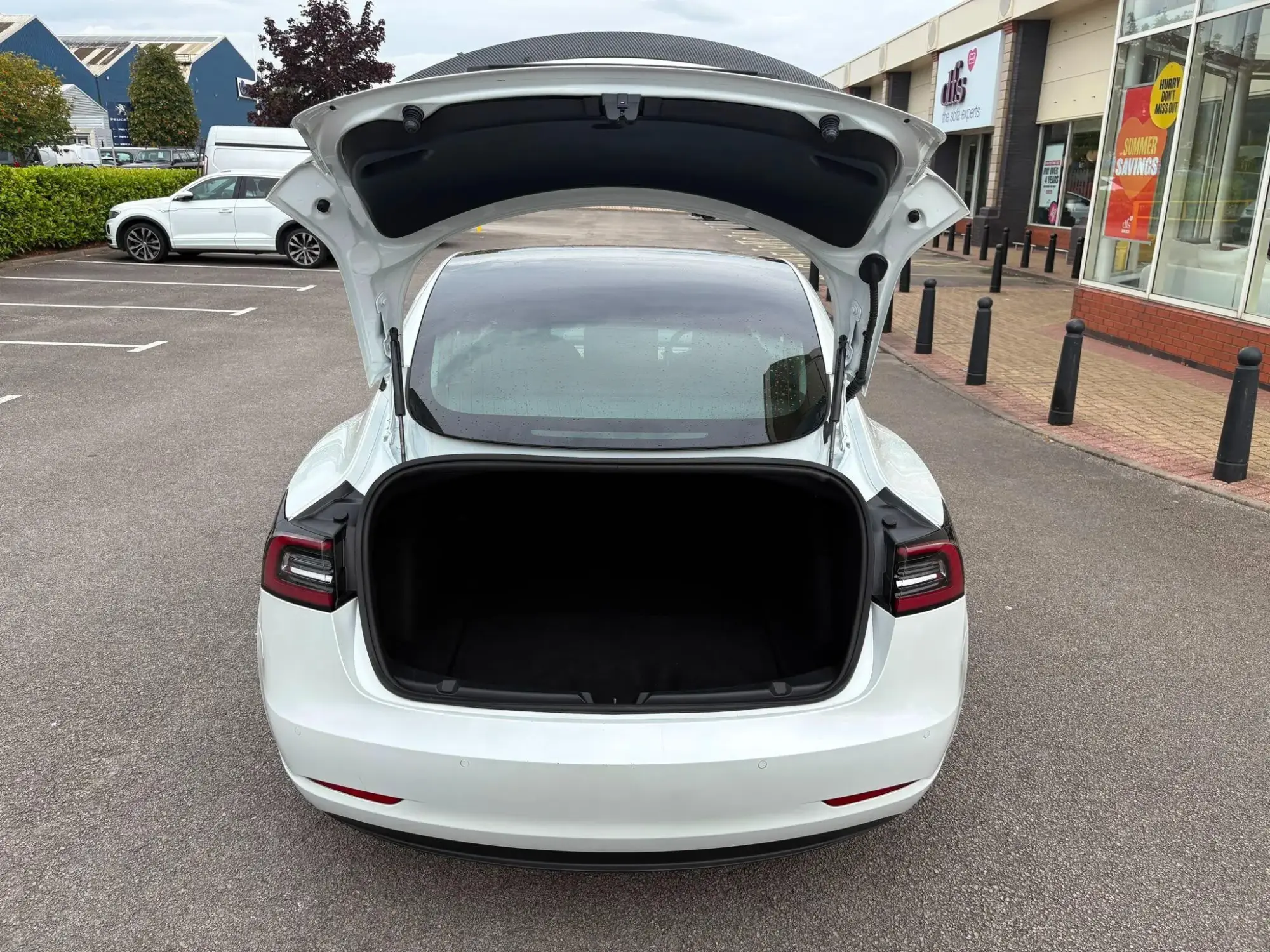 Tesla Model 3 Image 17