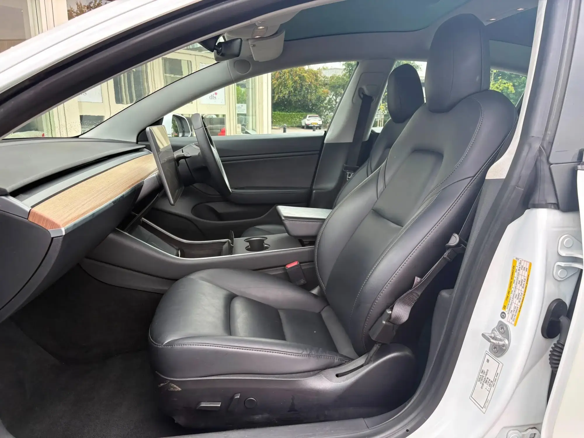 Tesla Model 3 Image 20