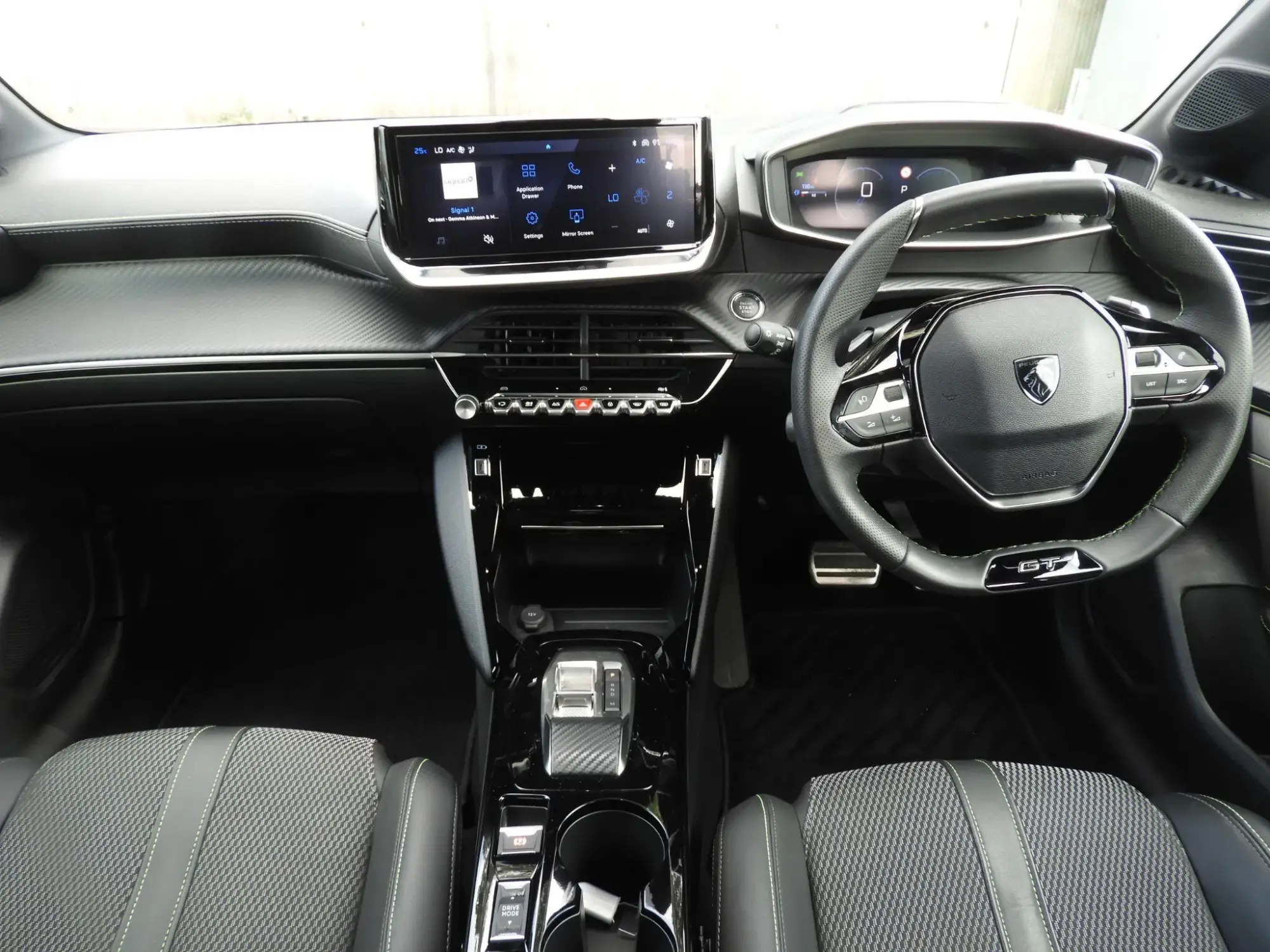 Peugeot 208 Image 3 Peugeot 208 Image 3