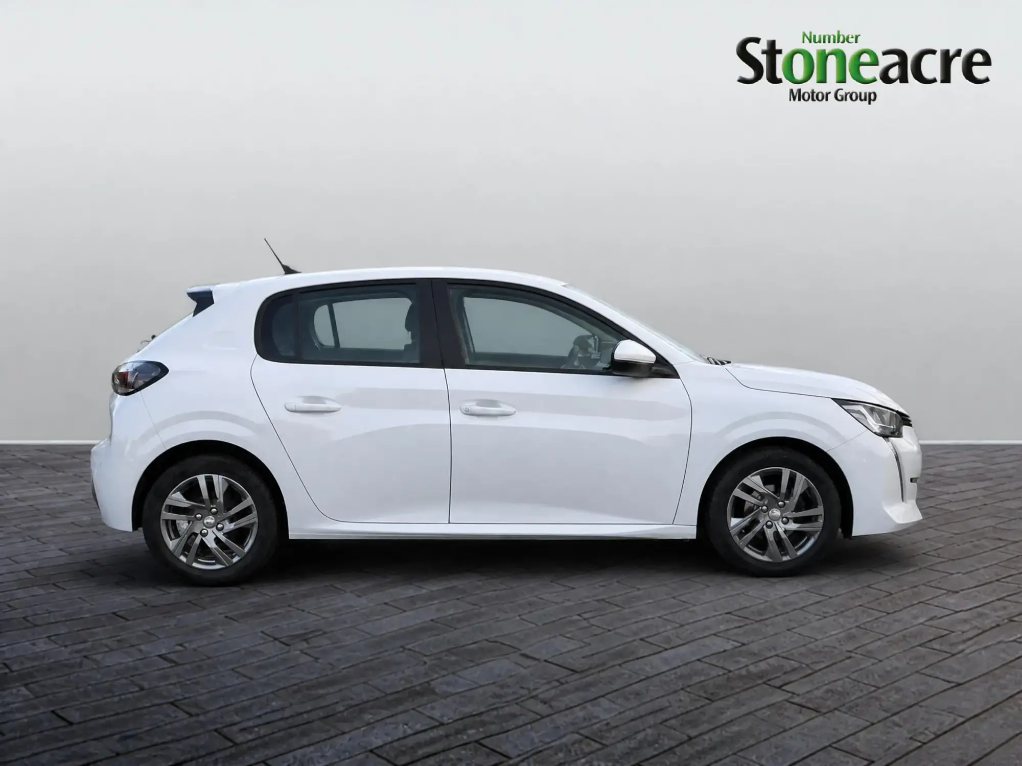 Peugeot 208 Image 8 Peugeot 208 Image 8