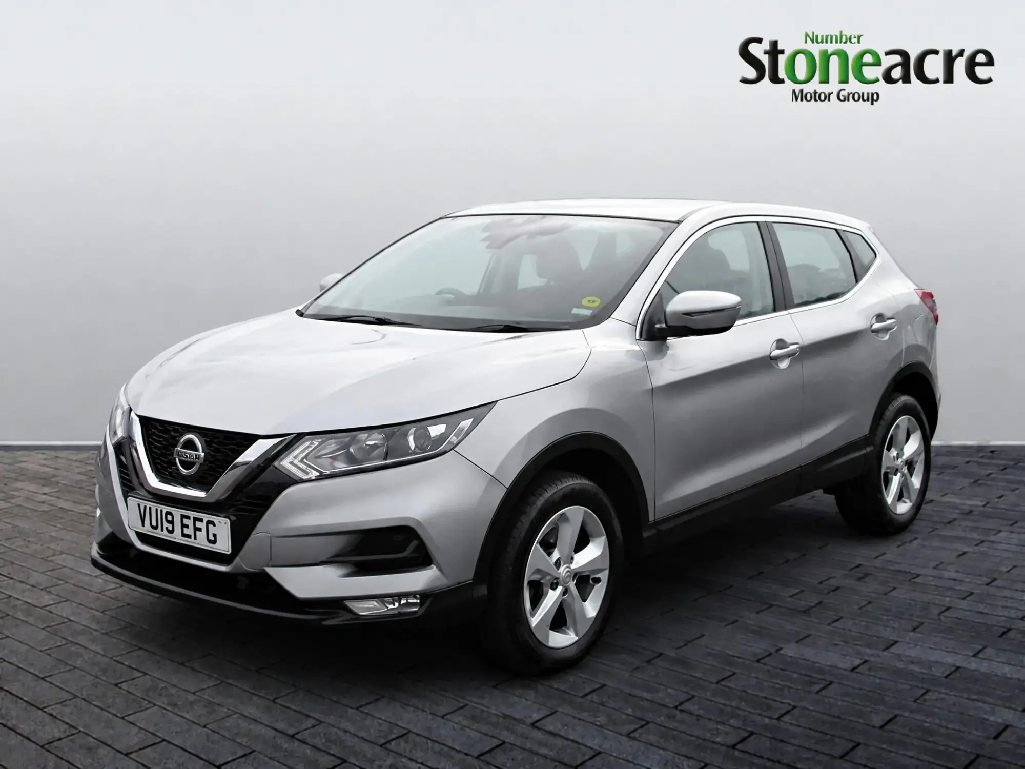 Nissan Qashqai 1.3 DiG-T Acenta Premium 5dr VU19EFG Image 2 Nissan Qashqai 1.3 DiG-T Acenta Premium 5dr VU19EFG Image 2