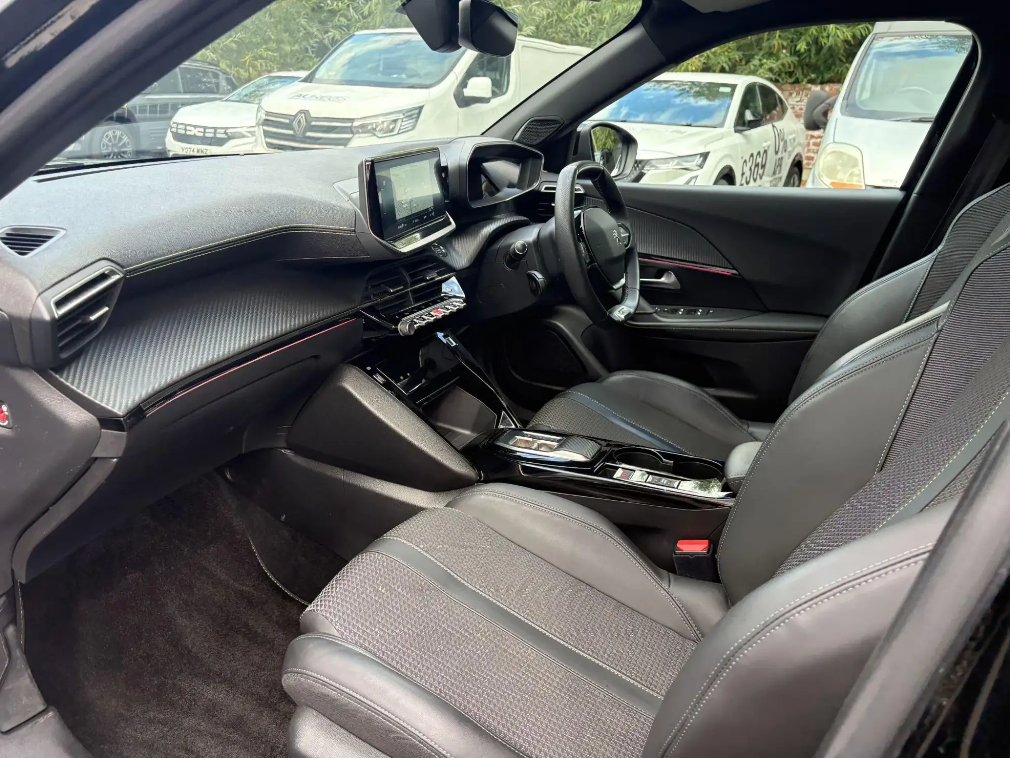 Peugeot E-2008 Image 11 Peugeot E-2008 Image 11