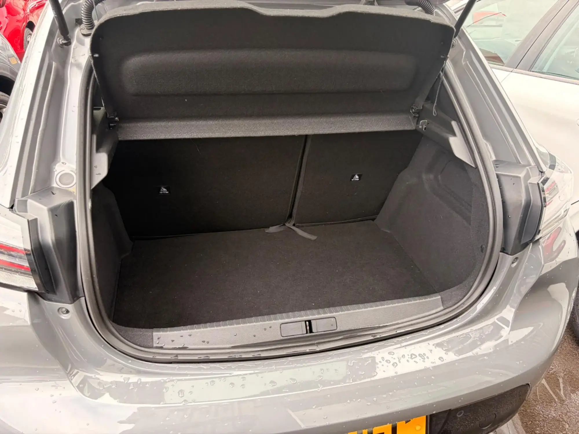 Peugeot 208 Image 30