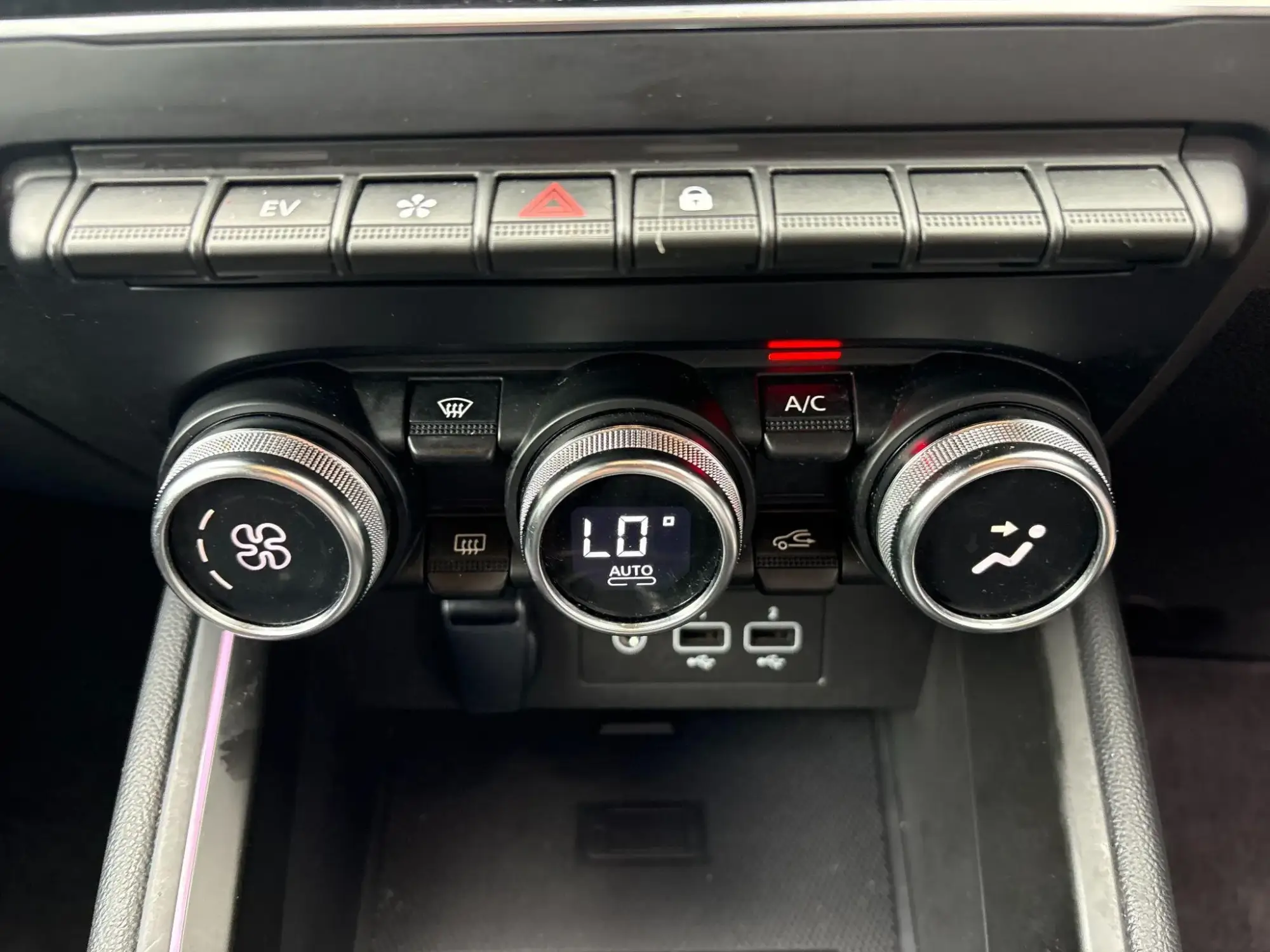 Renault Clio E-Tech Image 15 Renault Clio E-Tech Image 15