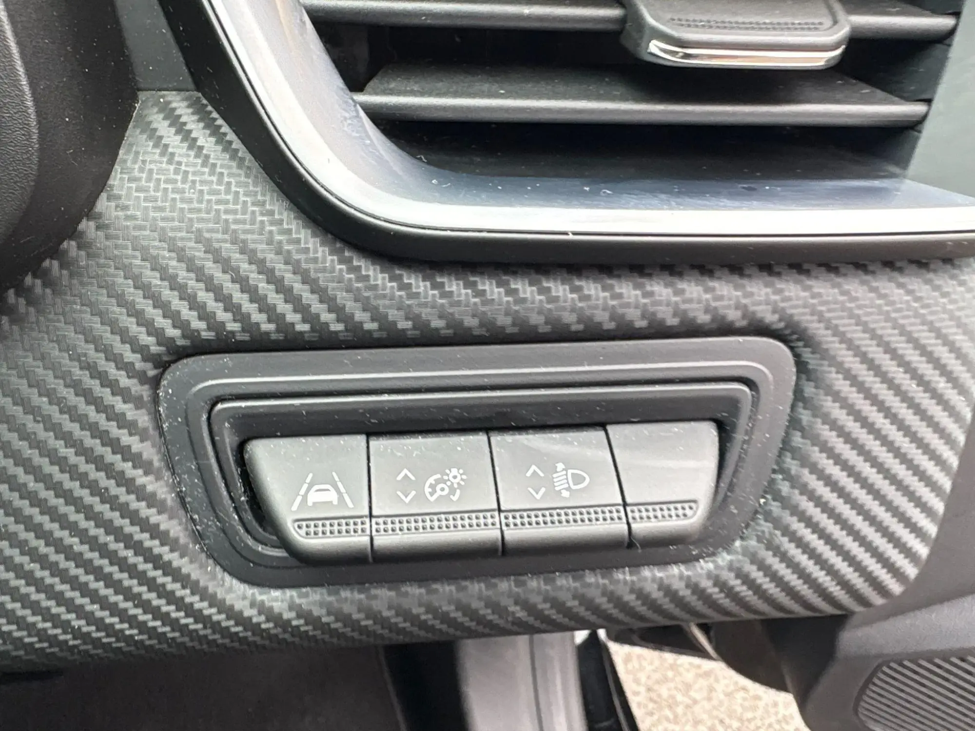 Renault Clio E-Tech Image 18 Renault Clio E-Tech Image 18