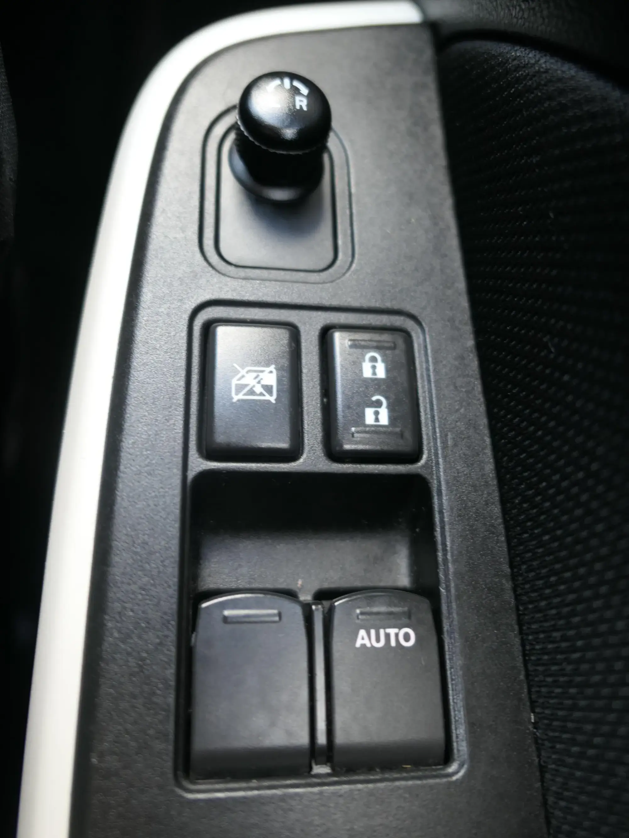 Suzuki Swift Image 14 Suzuki Swift Image 14