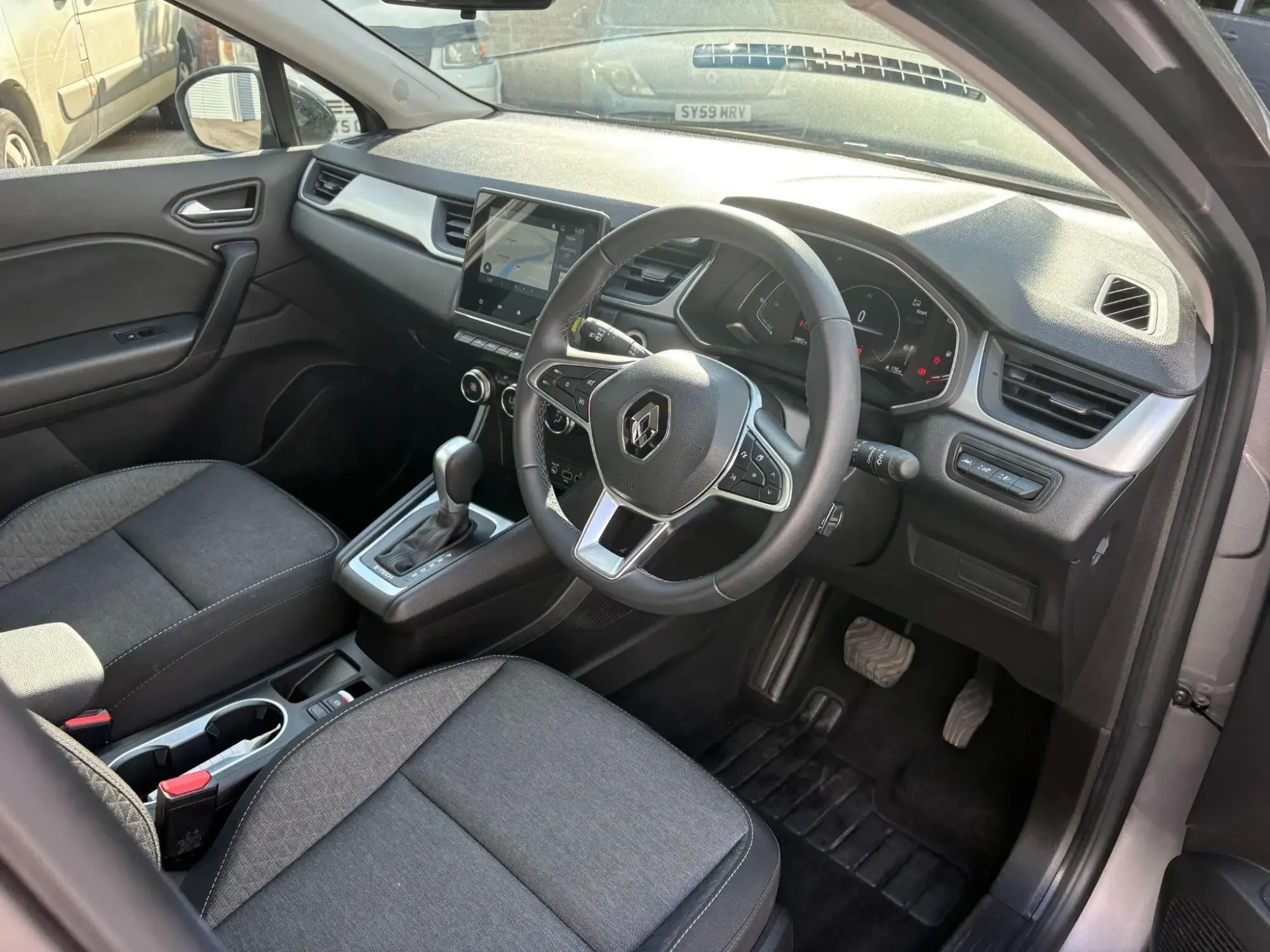 Renault Captur E-Tech Image 9
