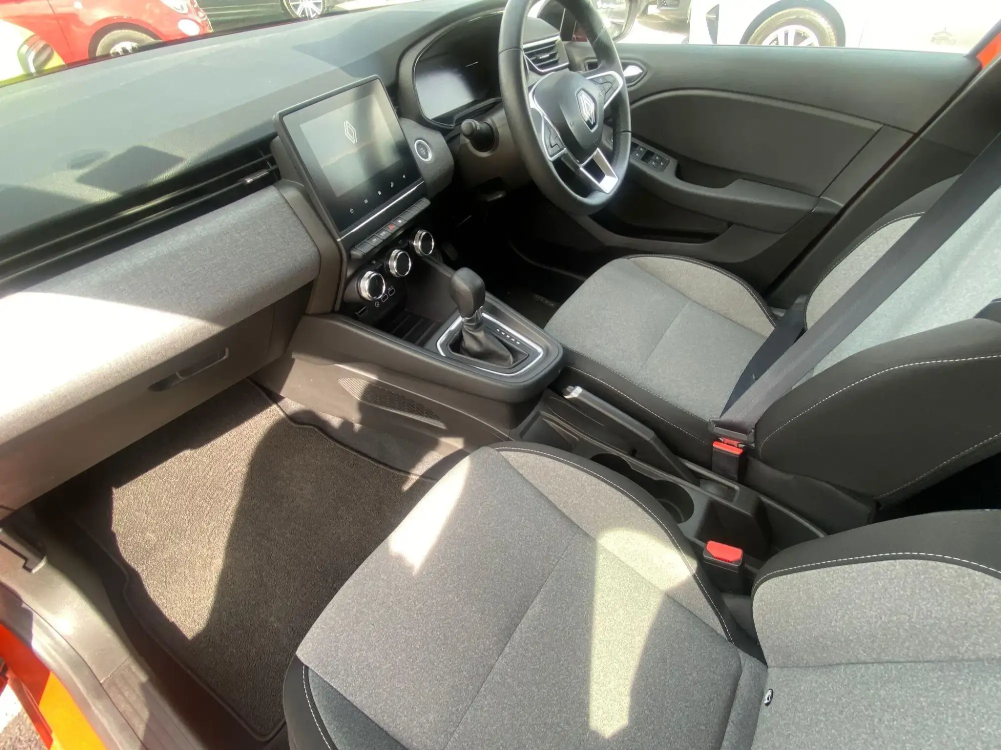 Renault Clio E-Tech Image 10