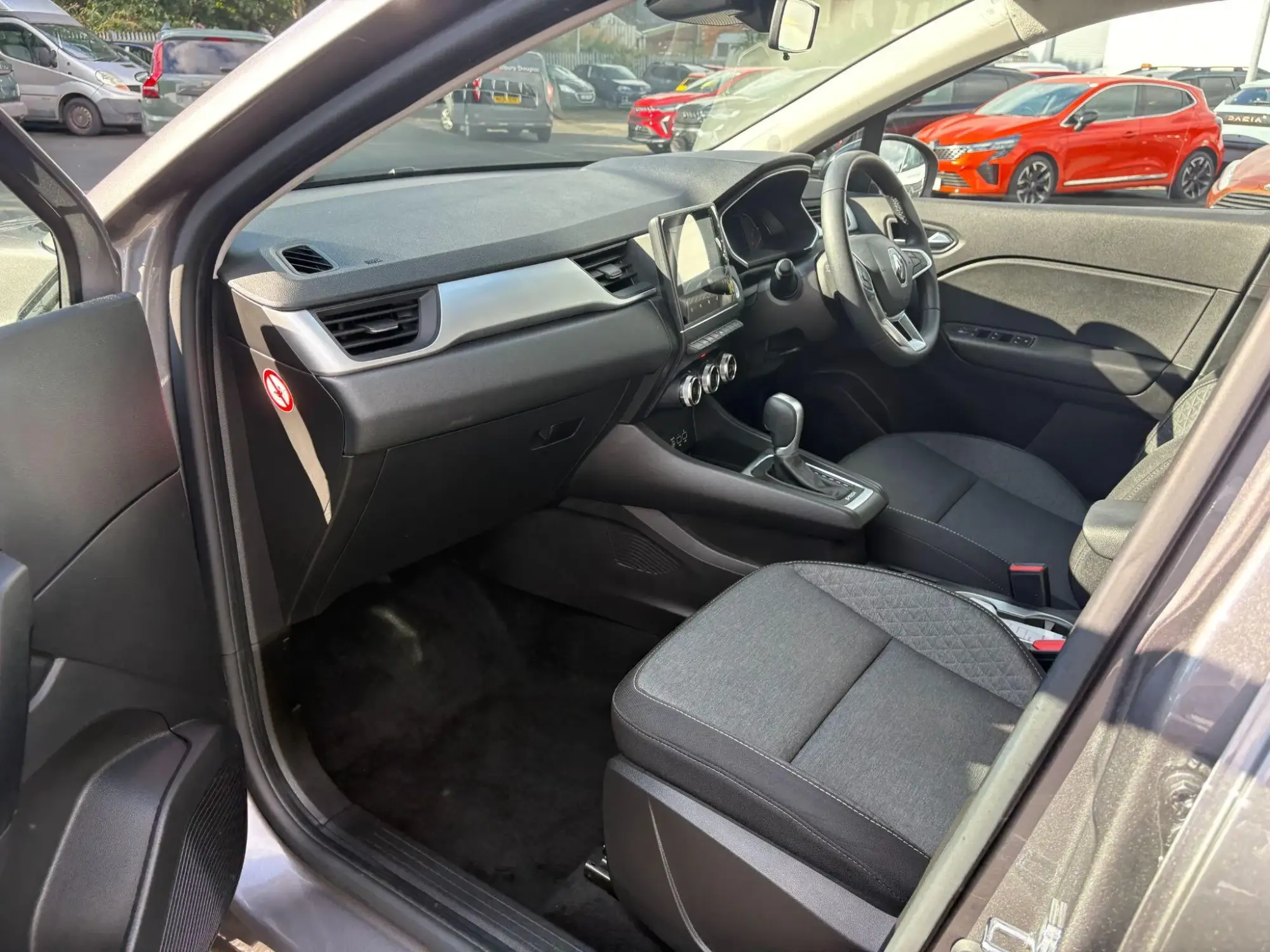 Renault Captur E-Tech Image 13