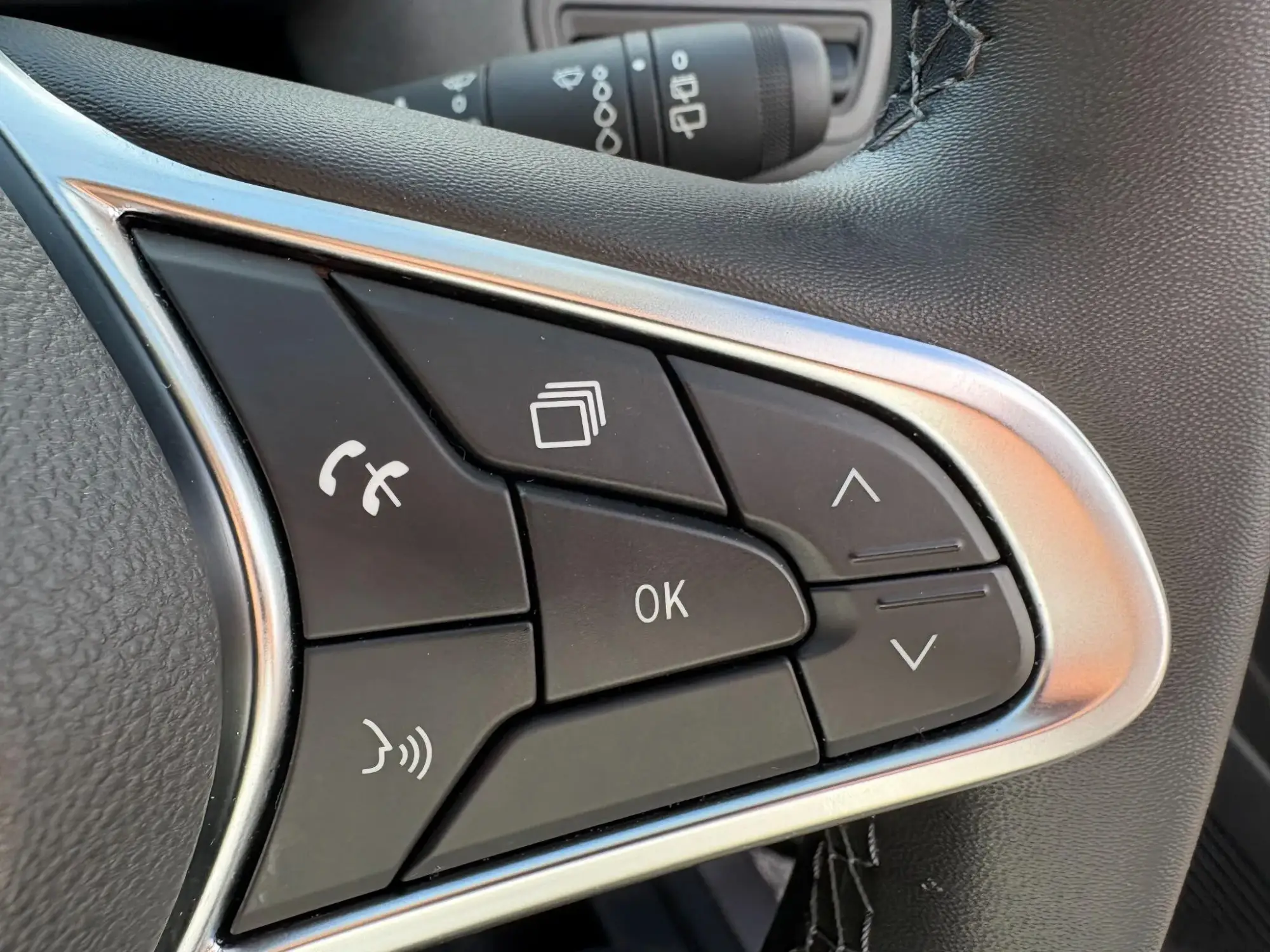 Renault Captur E-Tech Image 16