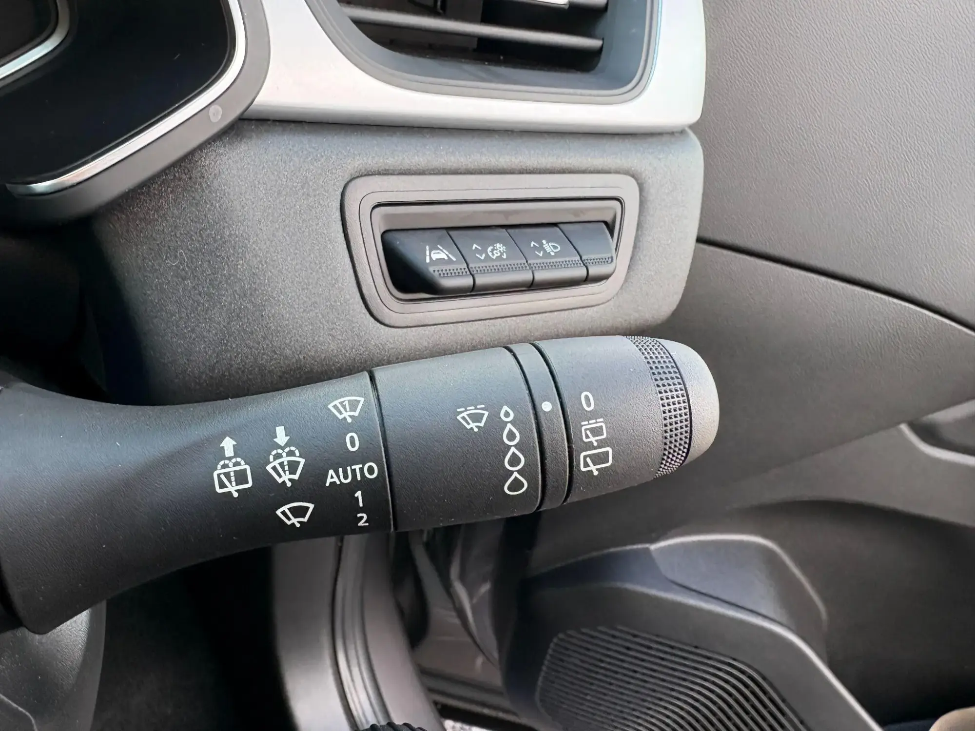 Renault Captur E-Tech Image 18