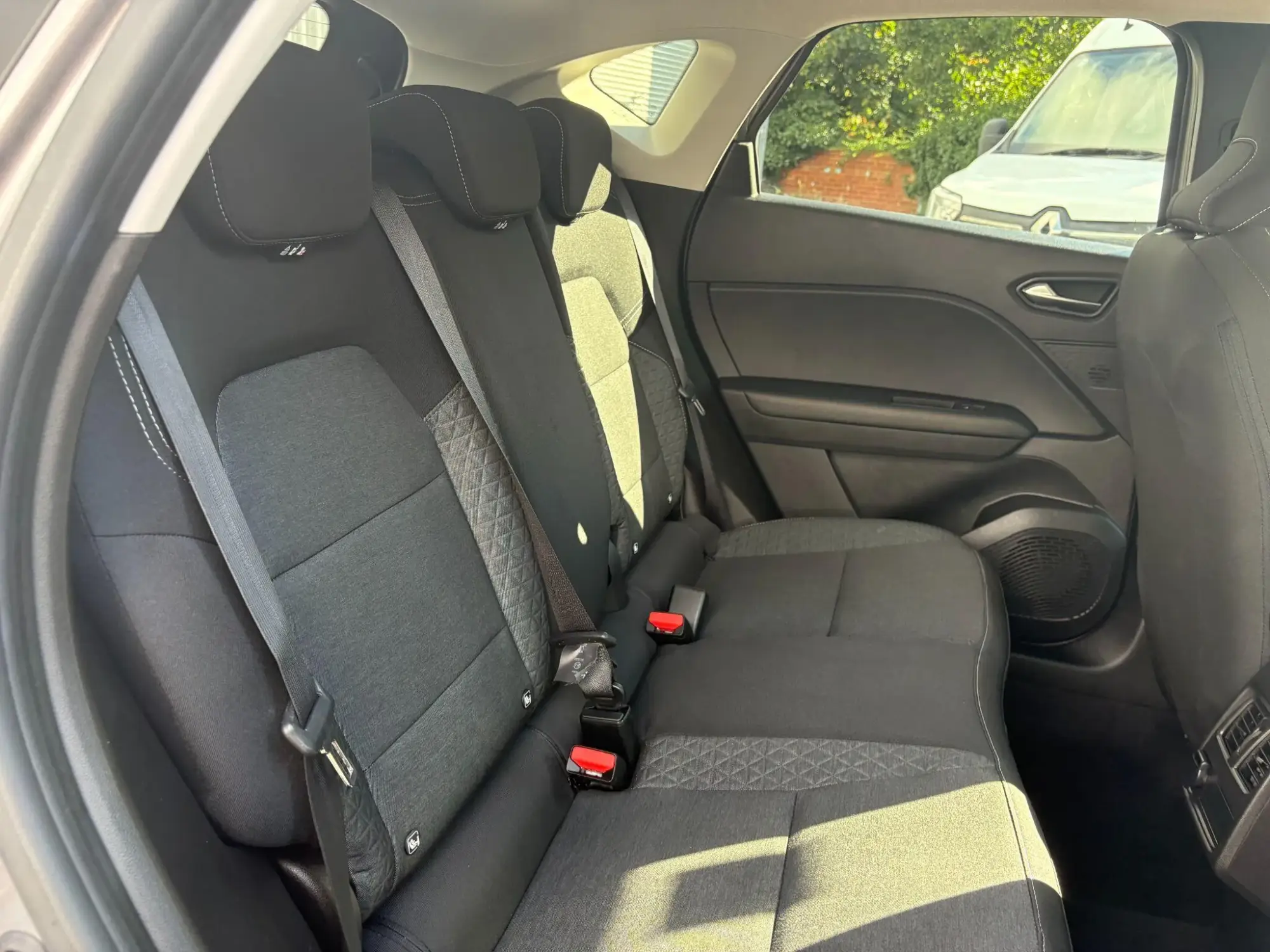 Renault Captur E-Tech Image 28