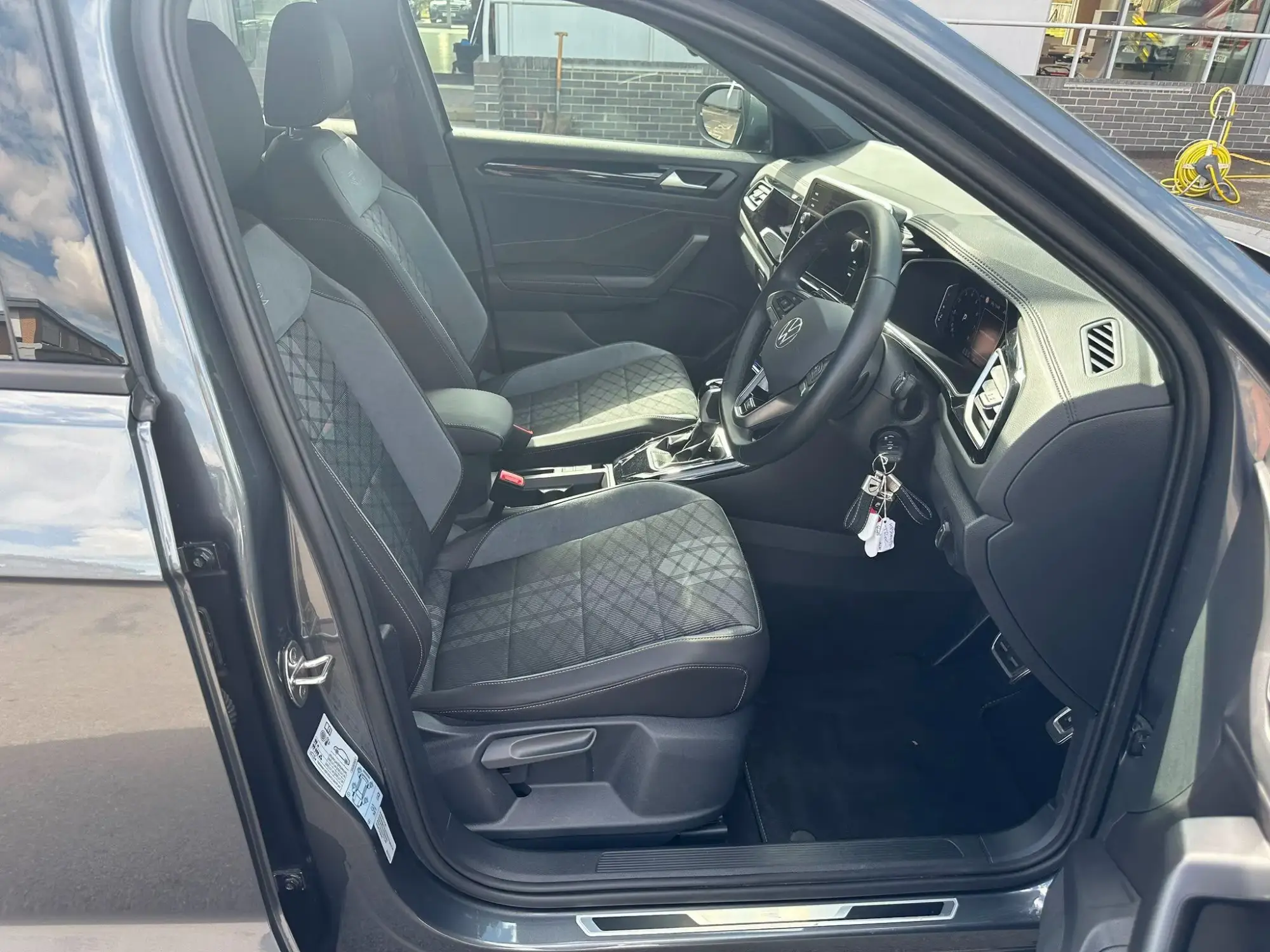 Volkswagen T-Roc Image 10