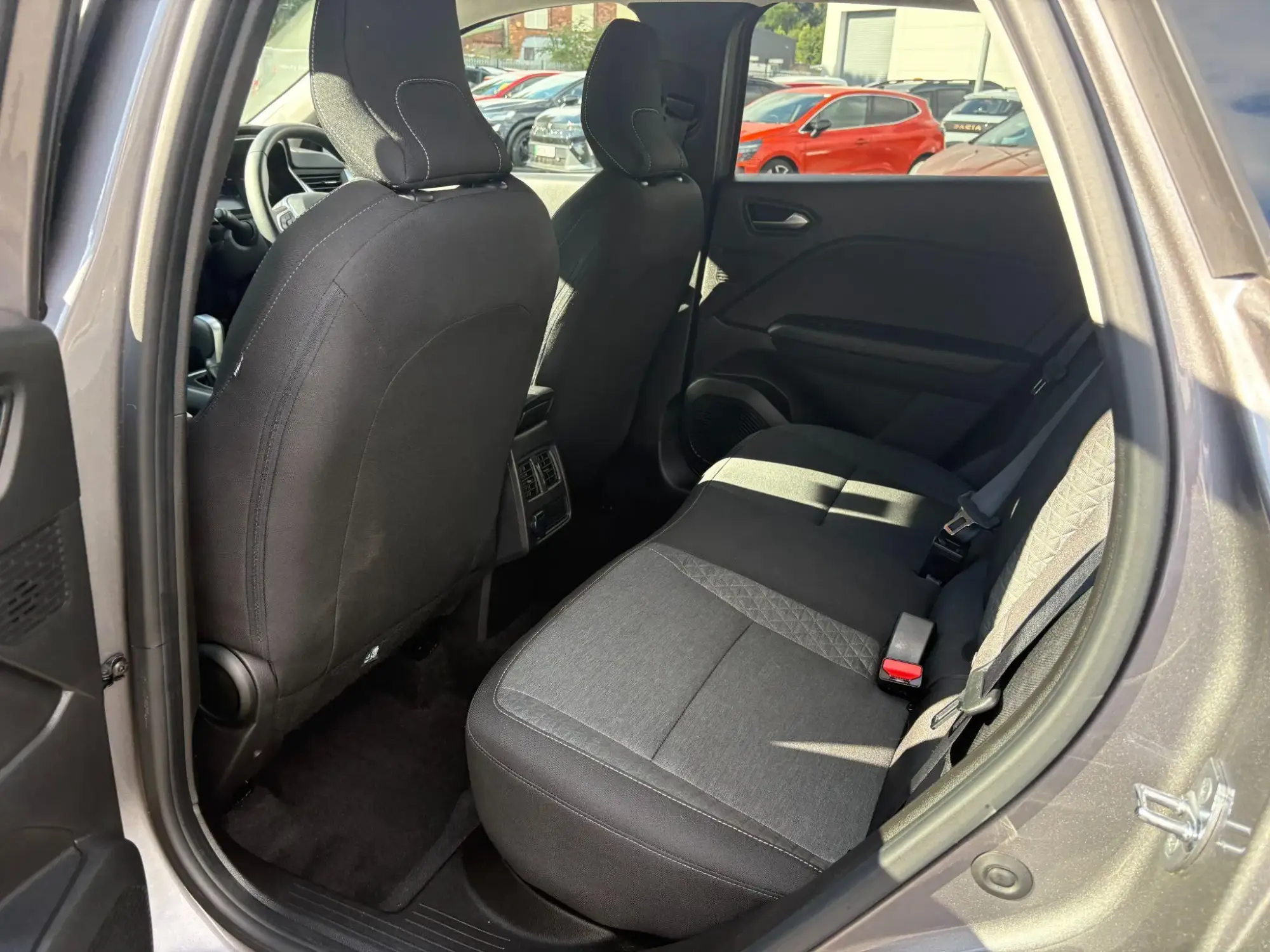 Renault Captur E-Tech Image 33