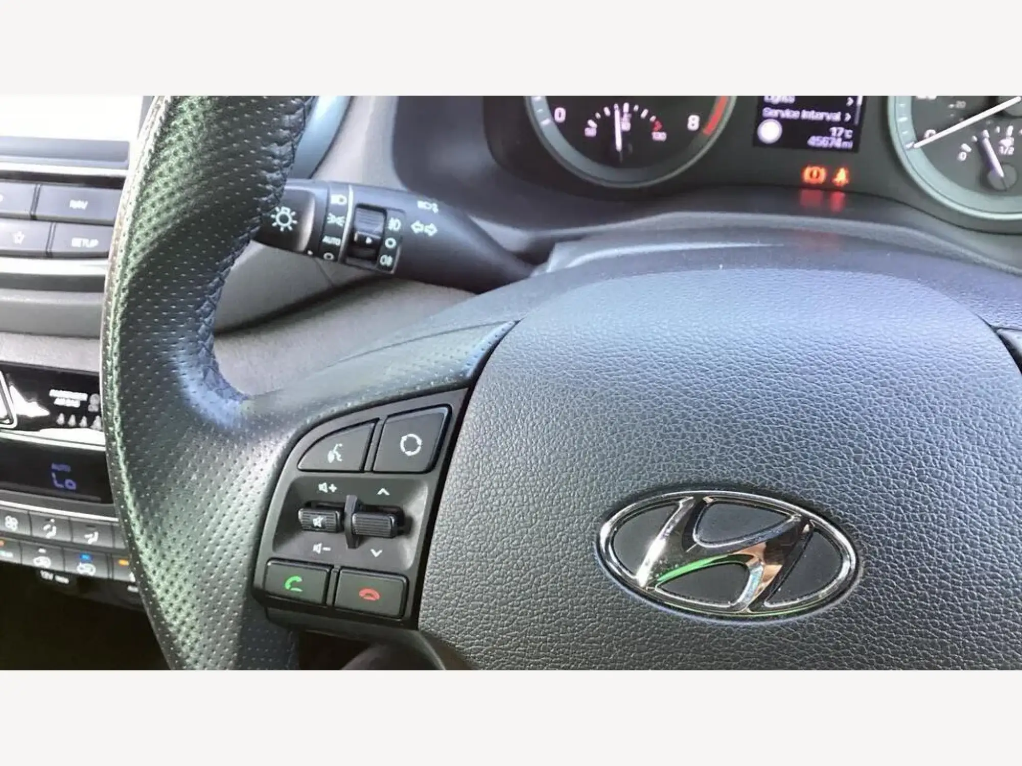 Hyundai TUCSON Image 13