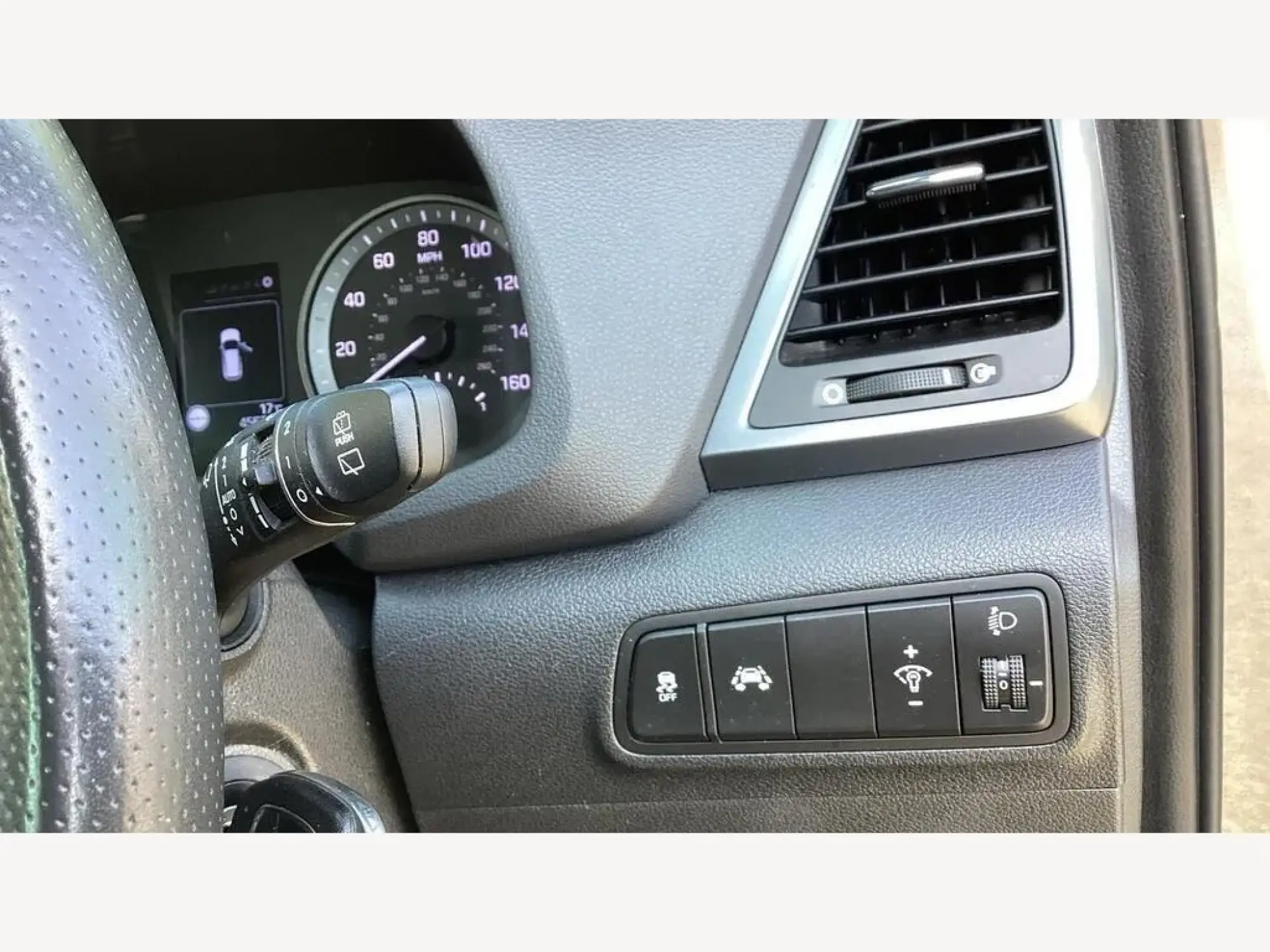 Hyundai TUCSON Image 16