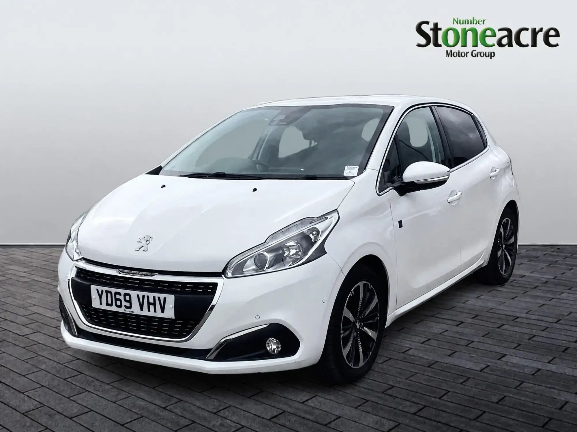 Peugeot 208 Image 2