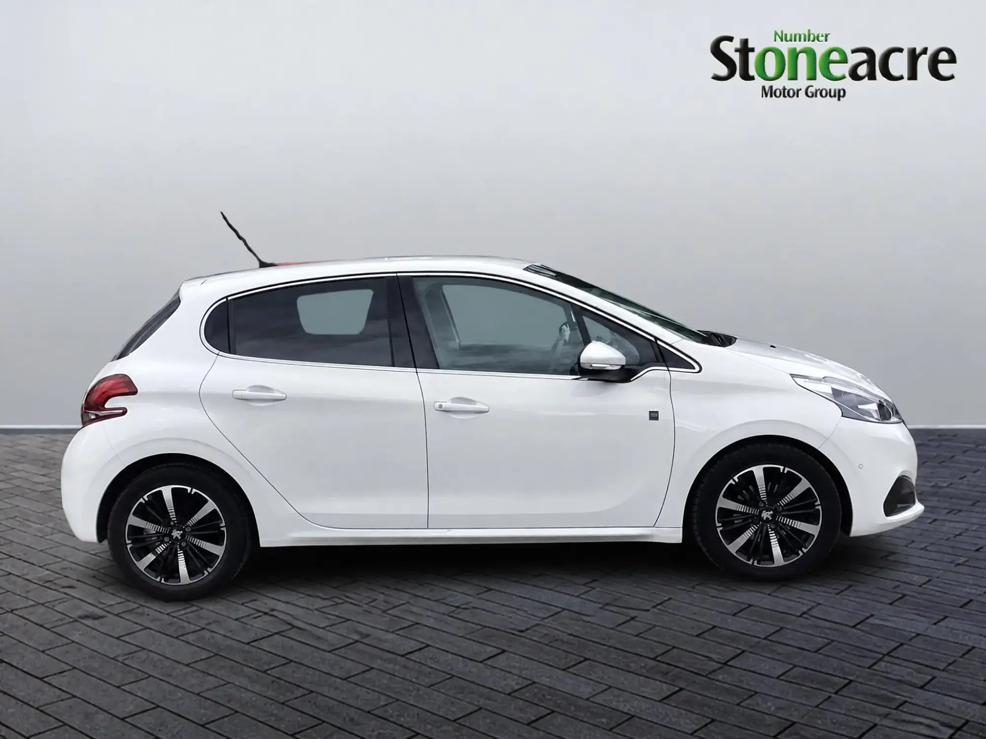 Peugeot 208 Image 7