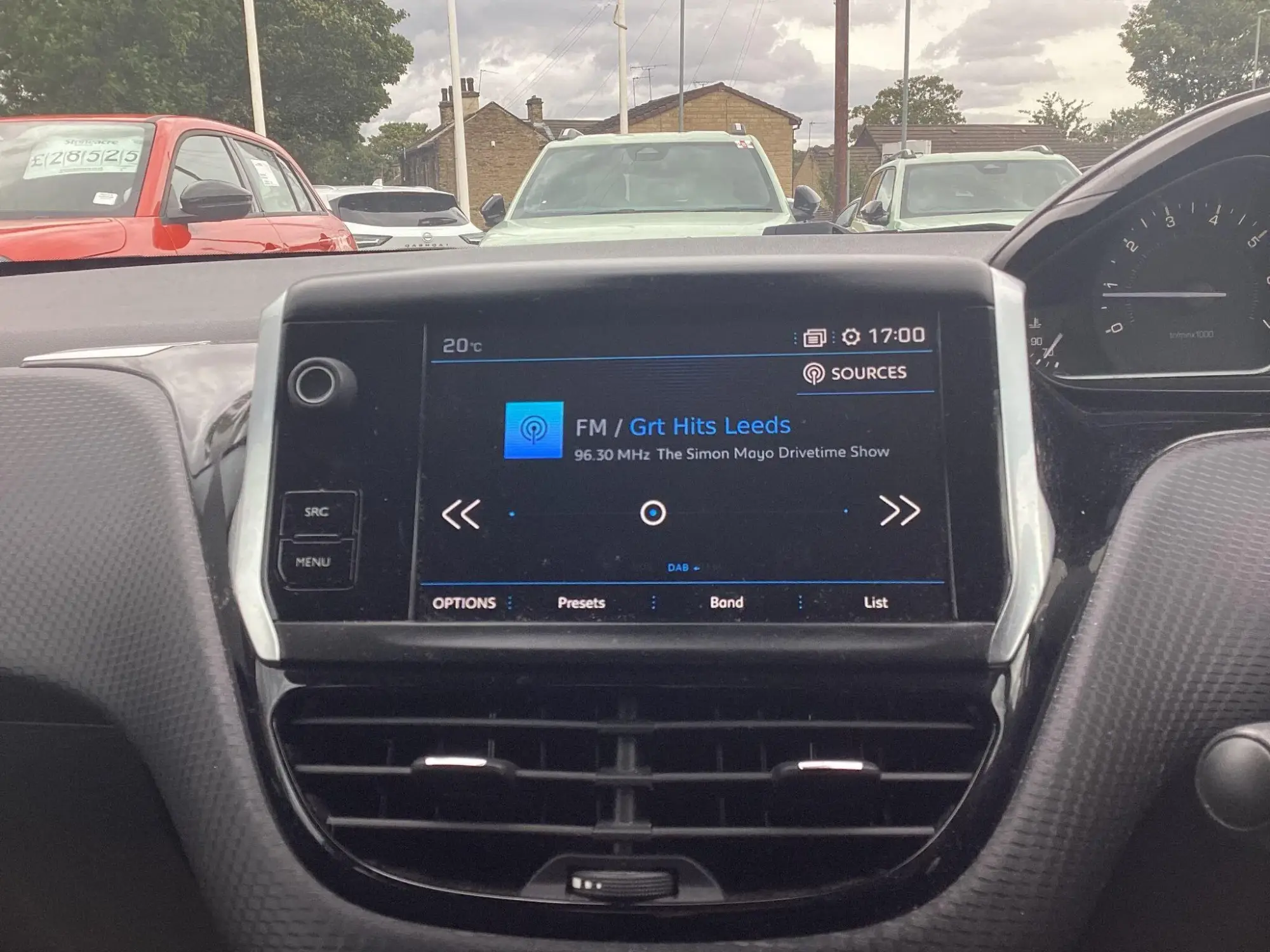 Peugeot 208 Image 16