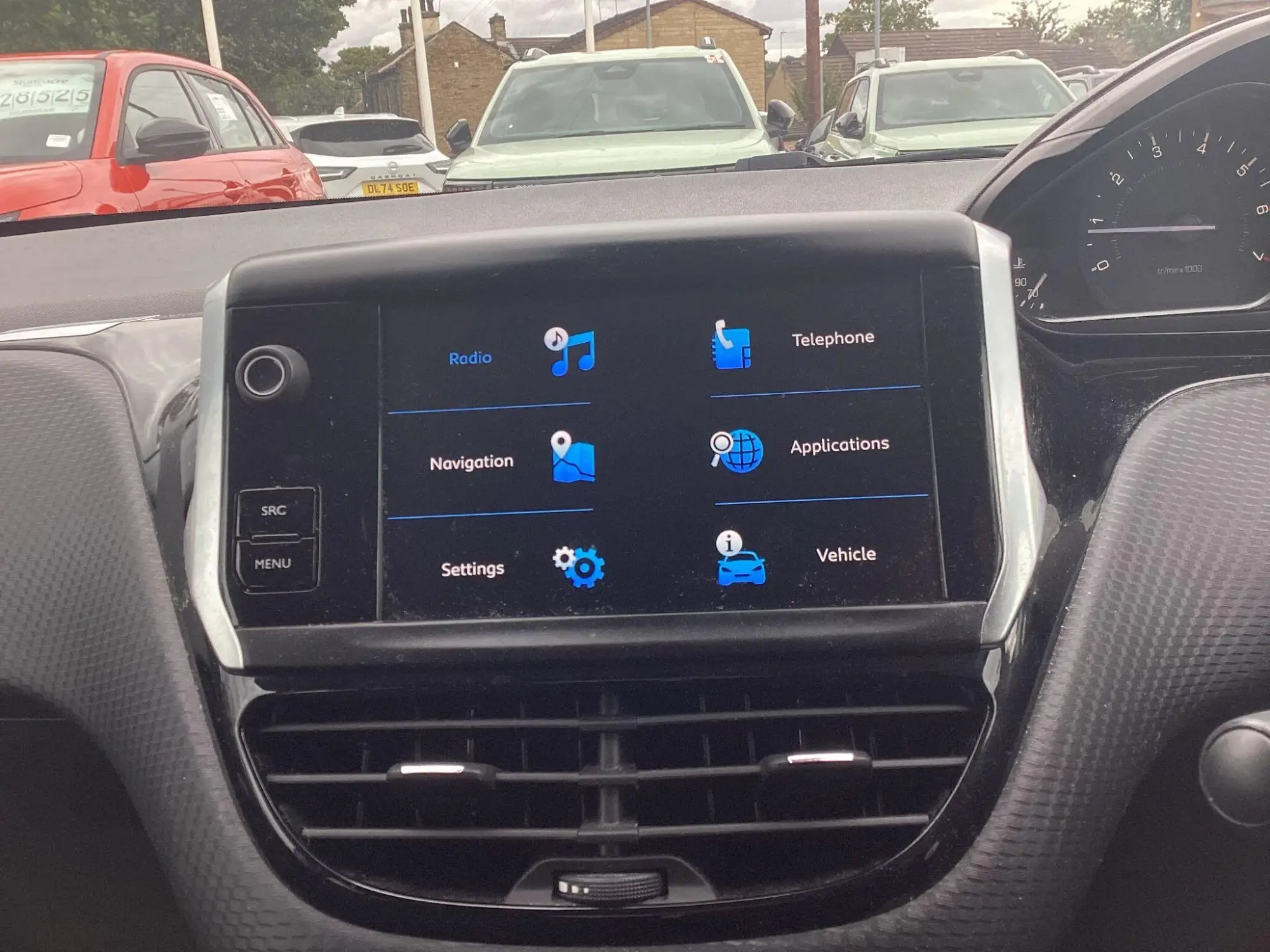 Peugeot 208 Image 17