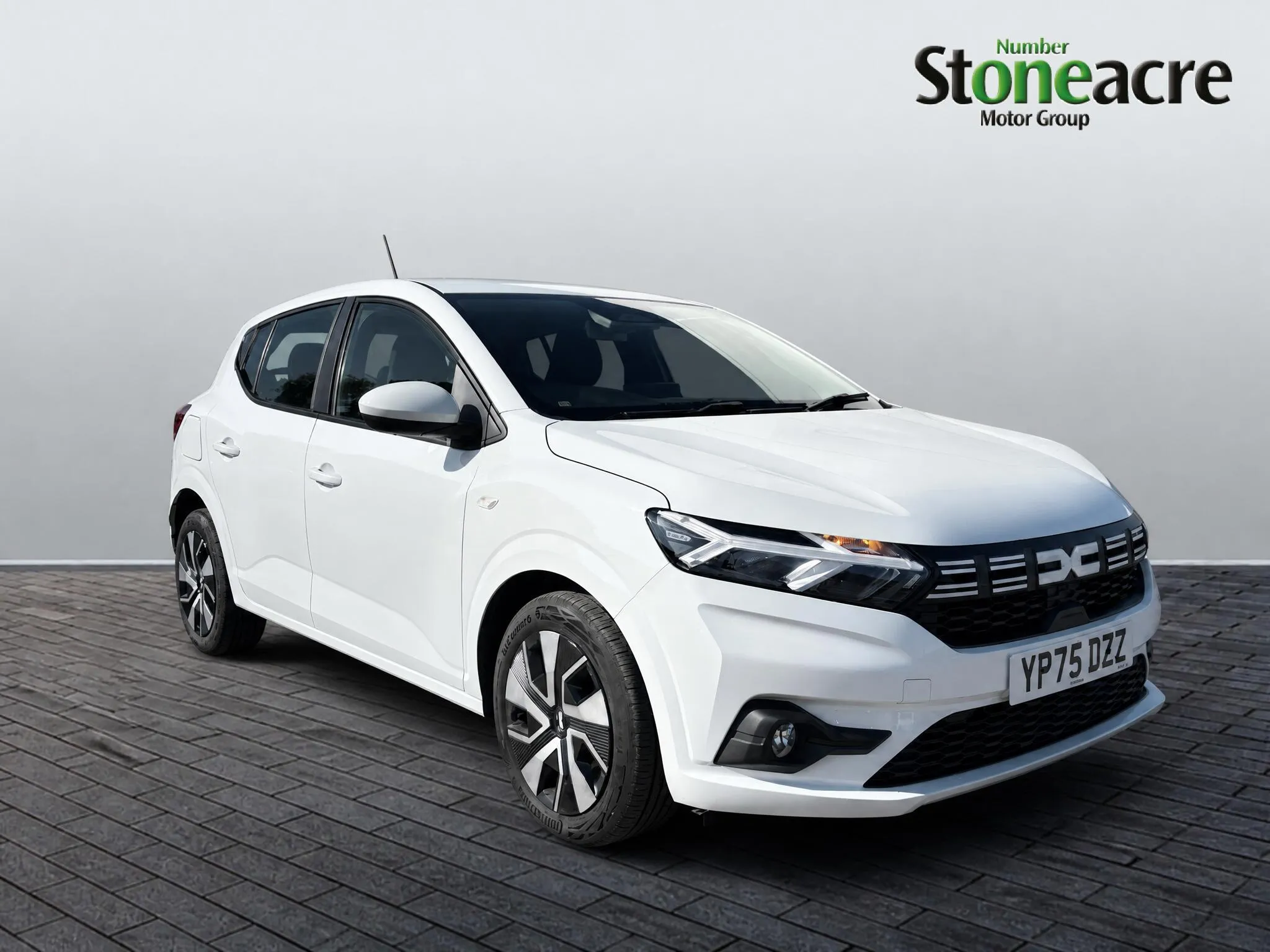 Dacia Sandero listing photo