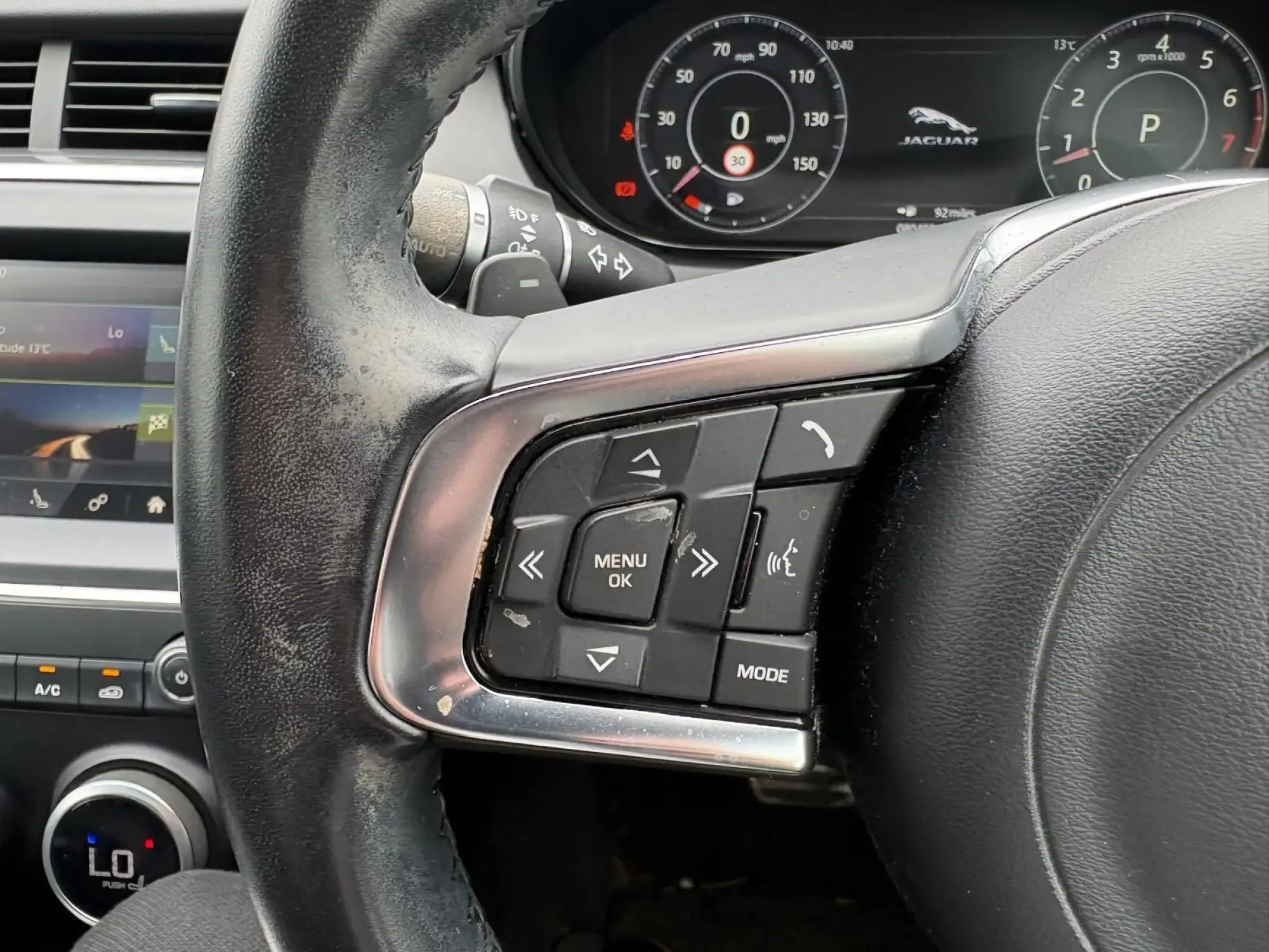 Jaguar E-Pace Image 12