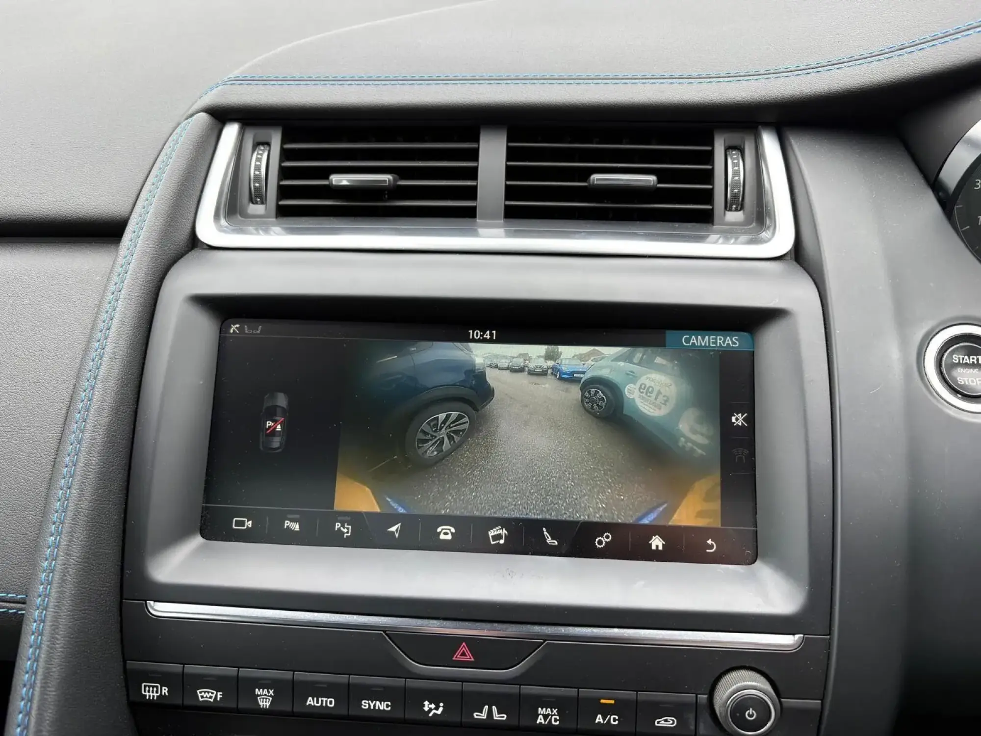 Jaguar E-Pace Image 13