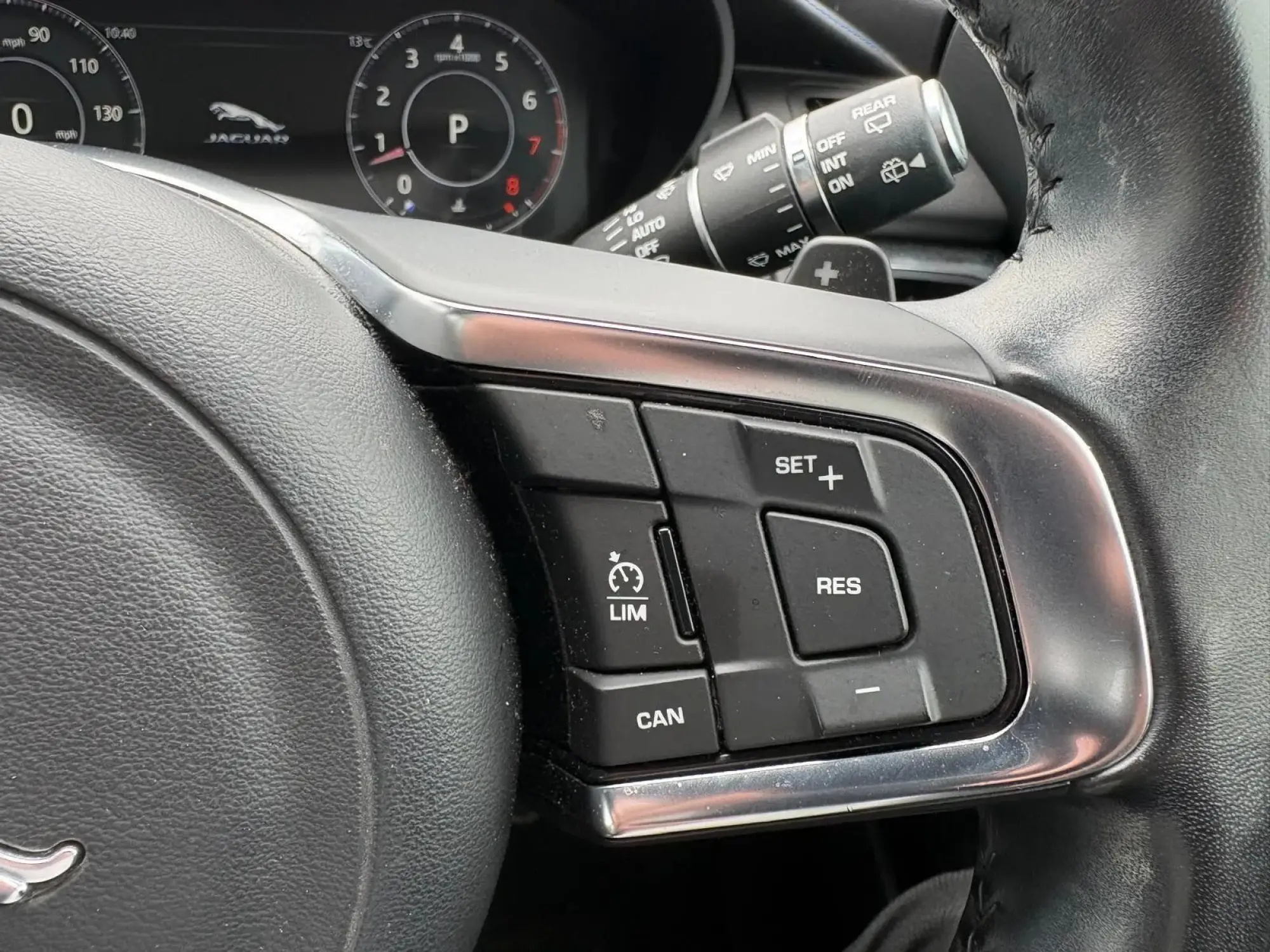 Jaguar E-Pace Image 21