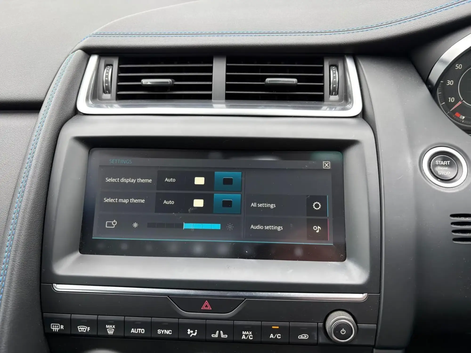 Jaguar E-Pace Image 22