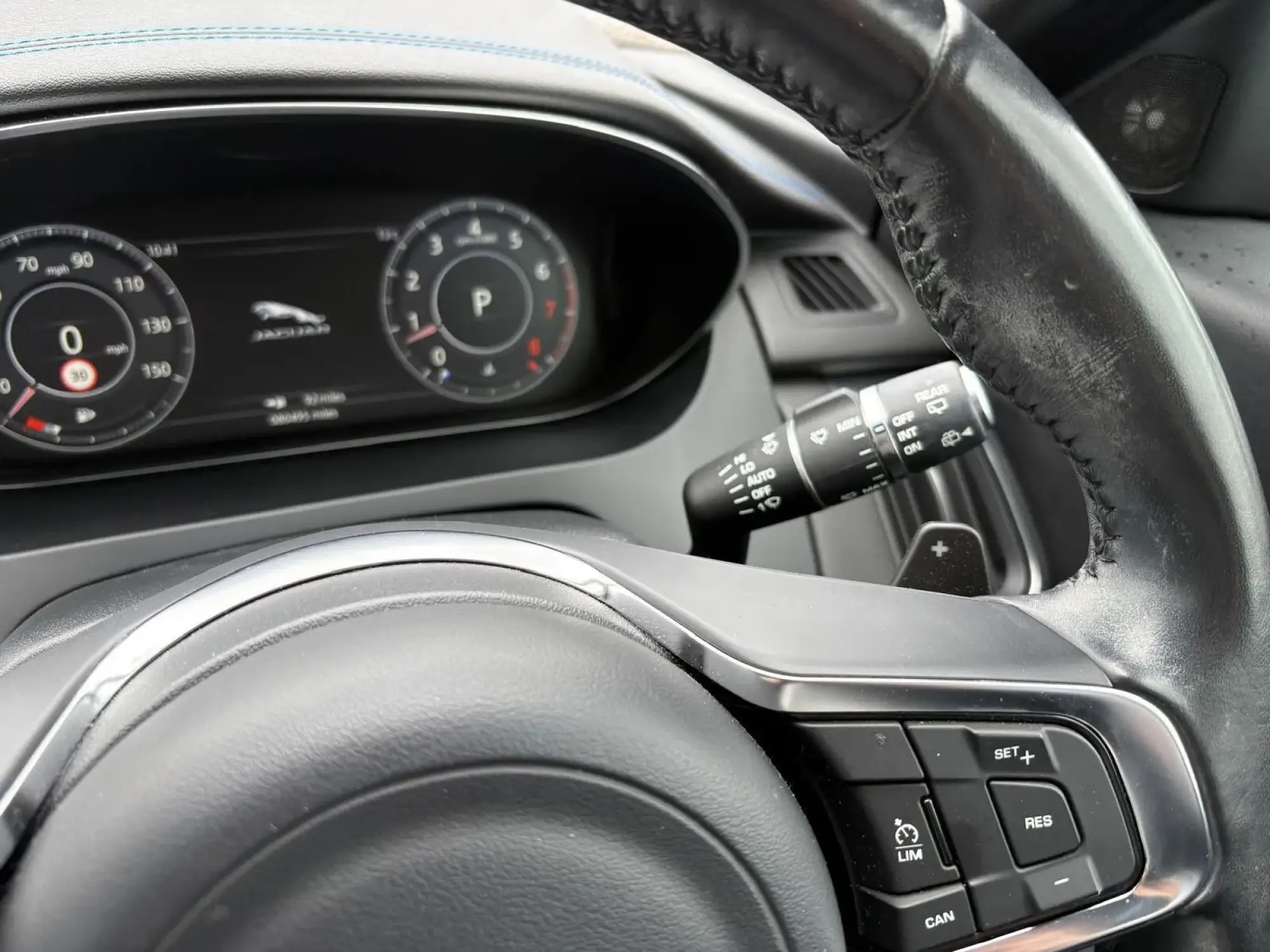 Jaguar E-Pace Image 24