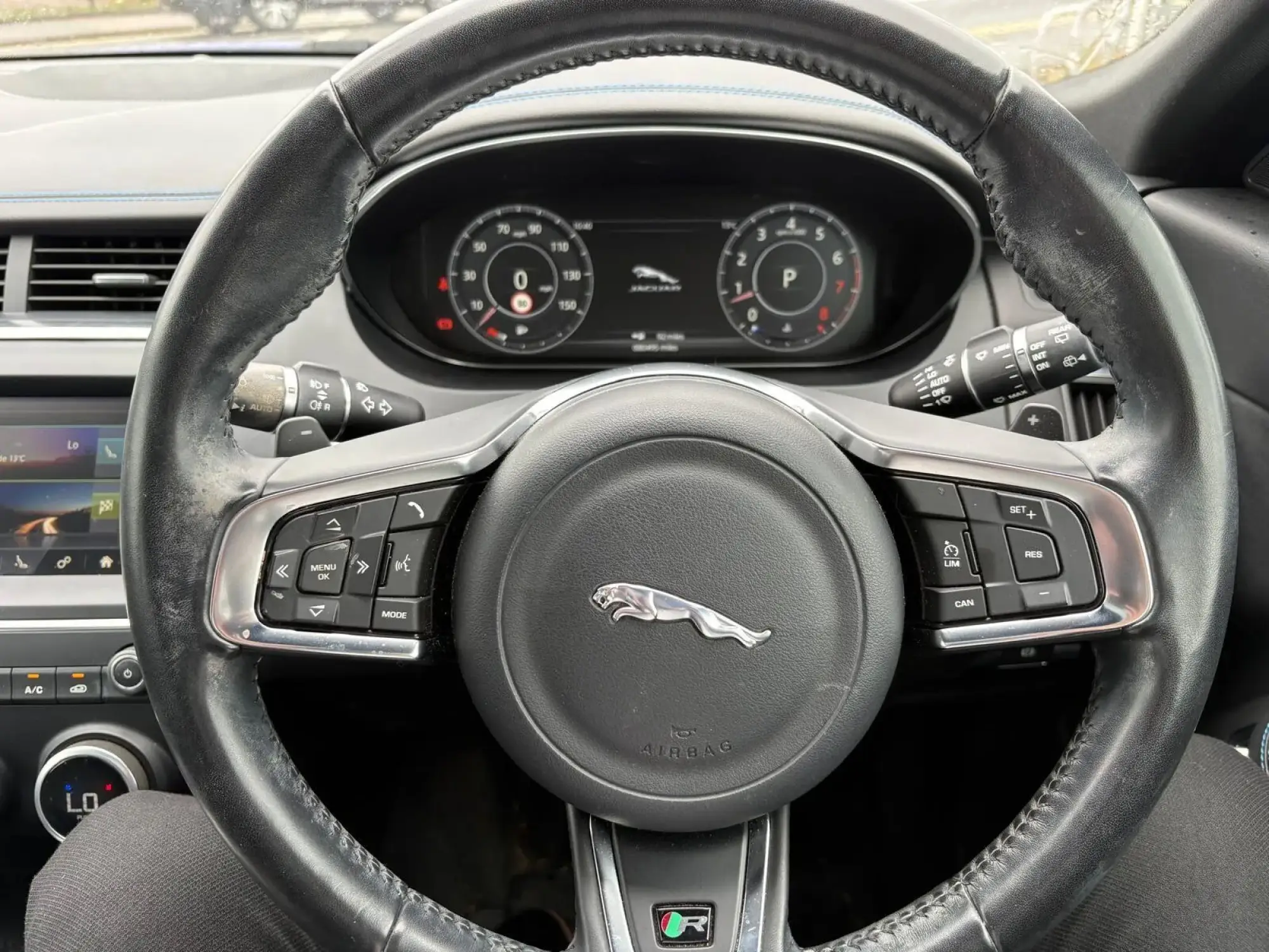 Jaguar E-Pace Image 28