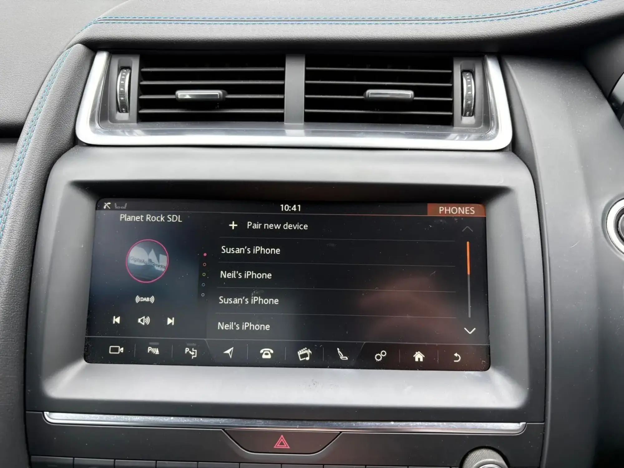 Jaguar E-Pace Image 30