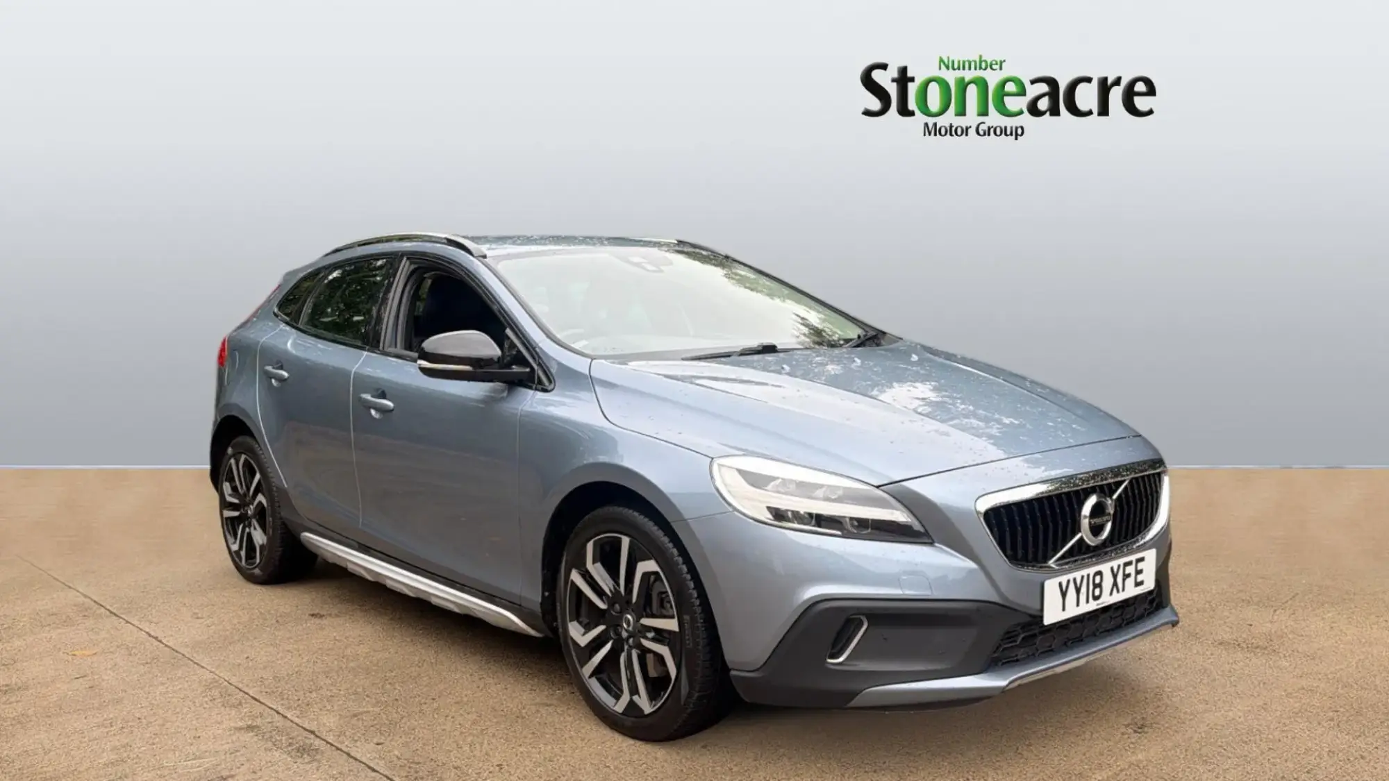 Volvo V40 Cross Country 1.5 T3 GPF Pro Auto Euro 6 (s/s) 5dr YY18XFE Image 1 Volvo V40 Cross Country 1.5 T3 GPF Pro Auto Euro 6 (s/s) 5dr YY18XFE Image 1