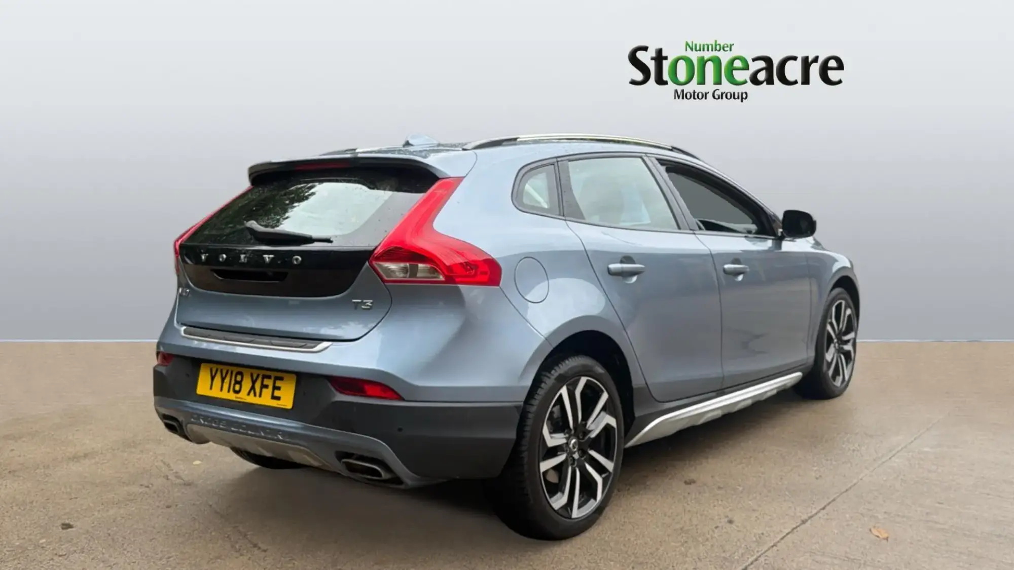 Volvo V40 Cross Country 1.5 T3 GPF Pro Auto Euro 6 (s/s) 5dr YY18XFE Image 2 Volvo V40 Cross Country 1.5 T3 GPF Pro Auto Euro 6 (s/s) 5dr YY18XFE Image 2