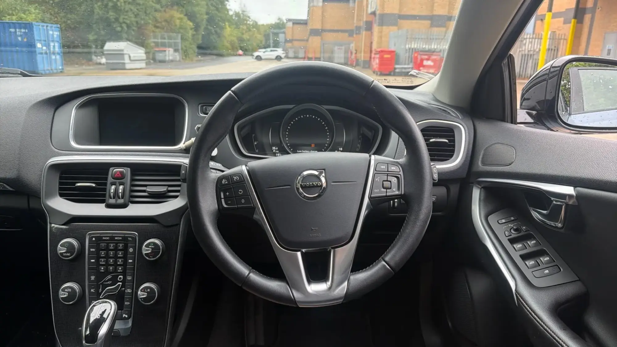 Volvo V40 Cross Country Image 10 Volvo V40 Cross Country Image 10