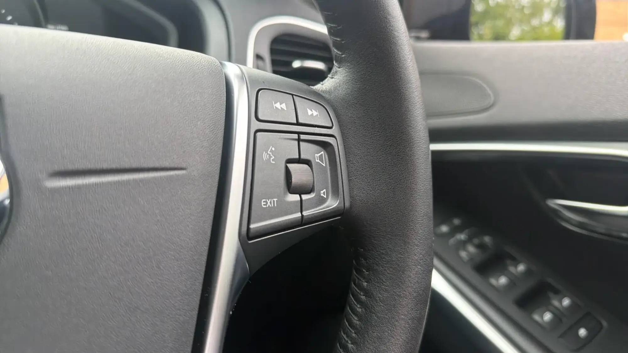 Volvo V40 Cross Country Image 22 Volvo V40 Cross Country Image 22