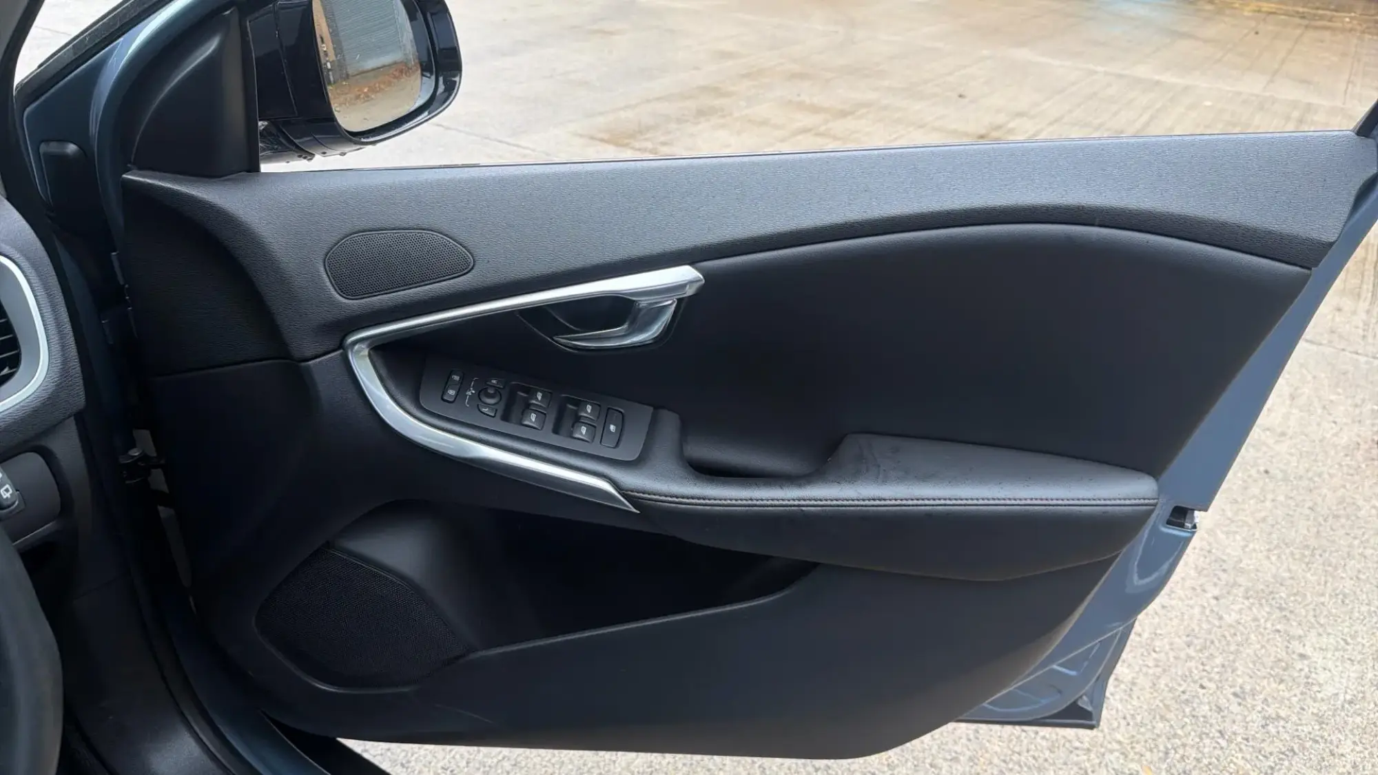 Volvo V40 Cross Country Image 28 Volvo V40 Cross Country Image 28