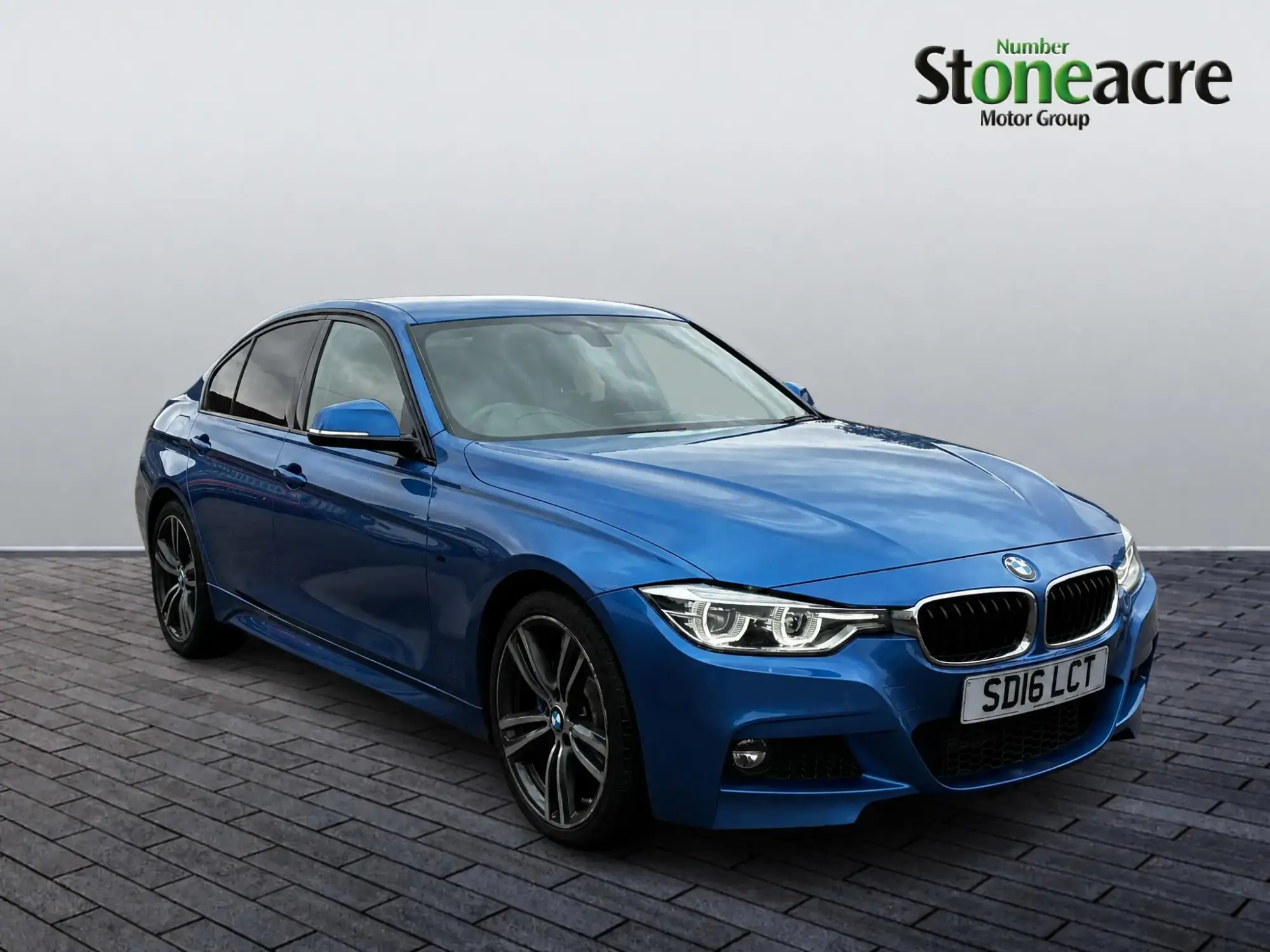 BMW 3 Series Image 1