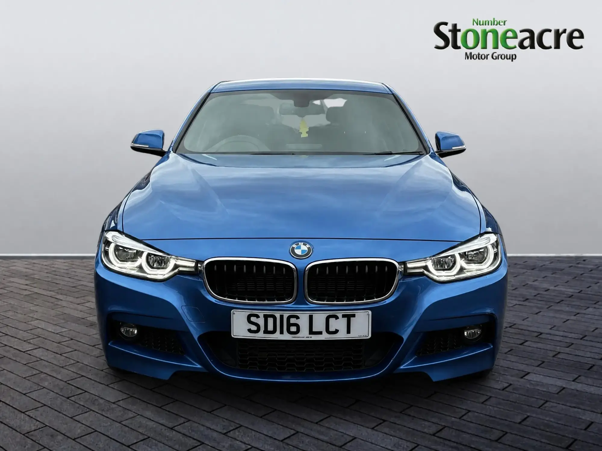 BMW 3 Series Image 2