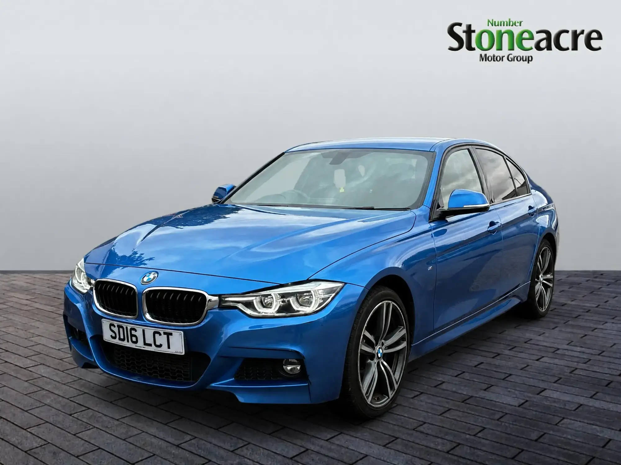 BMW 3 Series Image 3