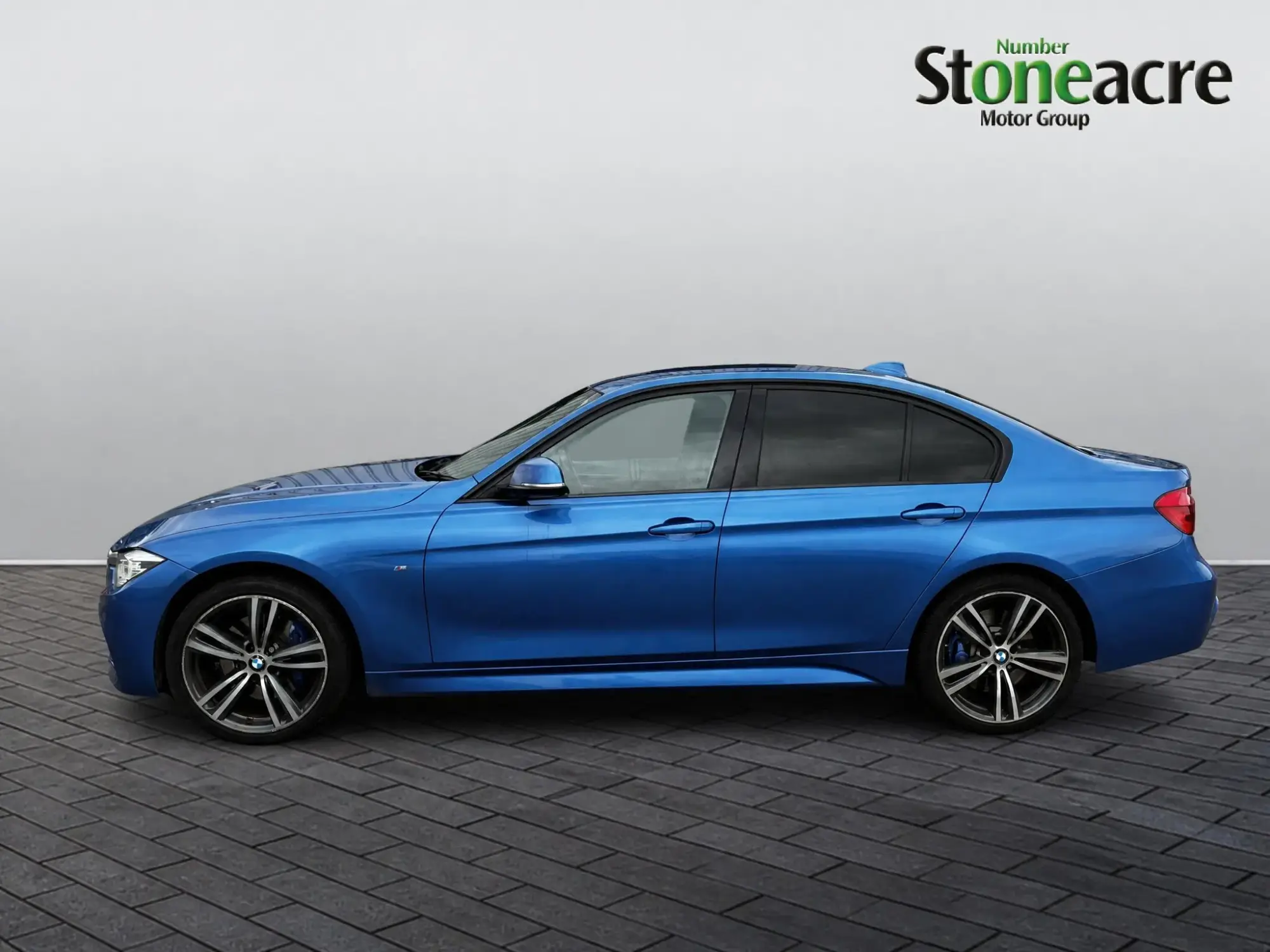 BMW 3 Series Image 5