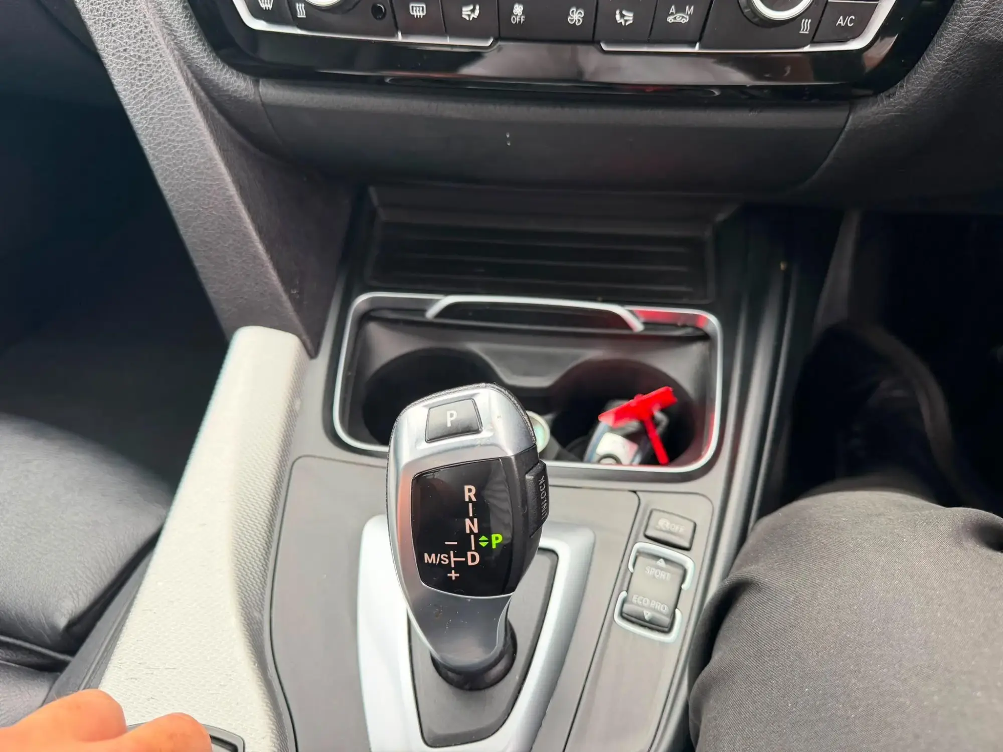 BMW 3 Series Image 10