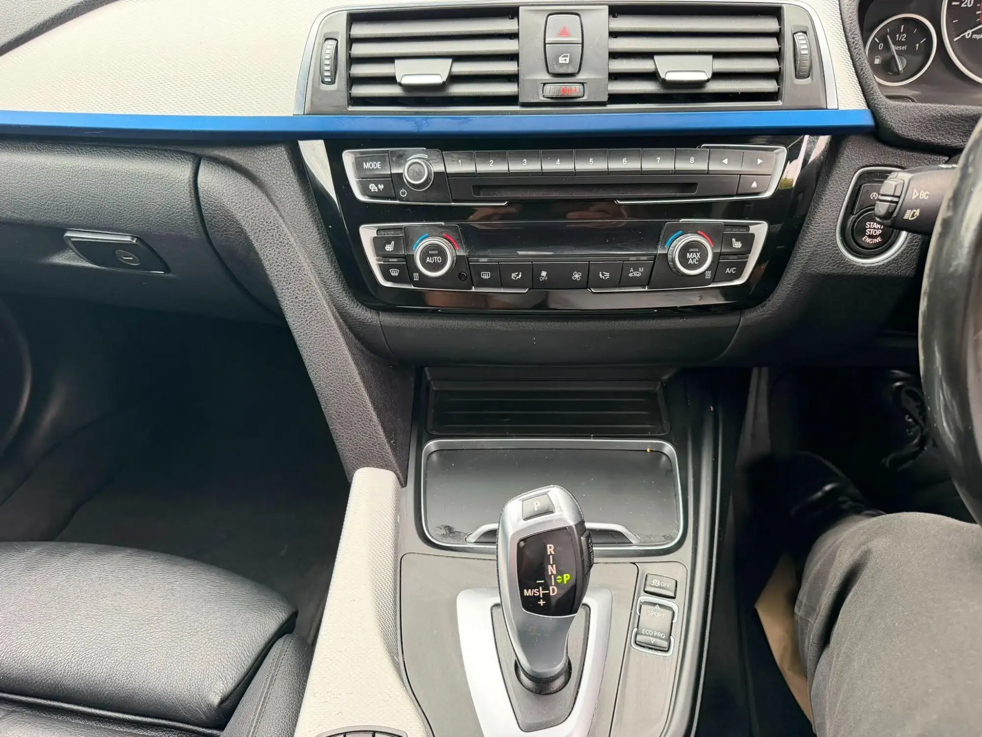 BMW 3 Series Image 11