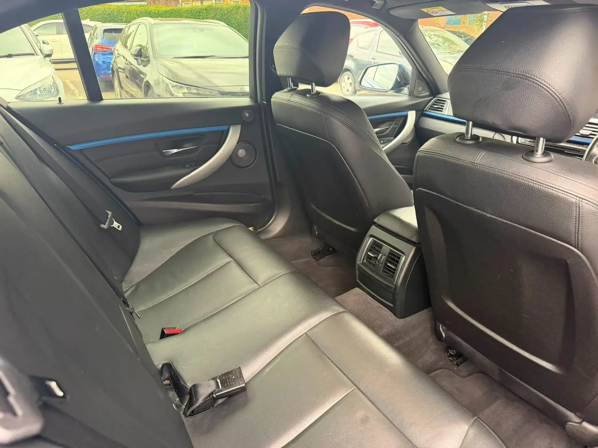 BMW 3 Series Image 13