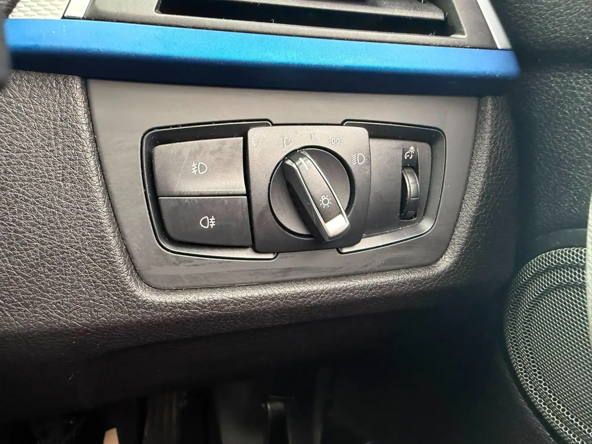 BMW 3 Series Image 16