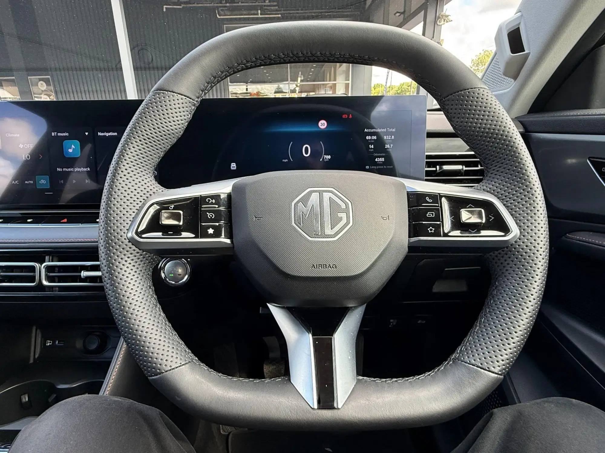 MG HS Image 10